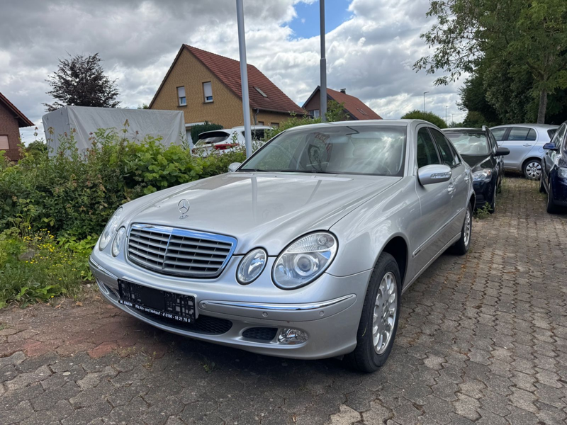Mercedes-Benz E 200 Elegance AutomatKompressor 1 HAND TÜV/NEU