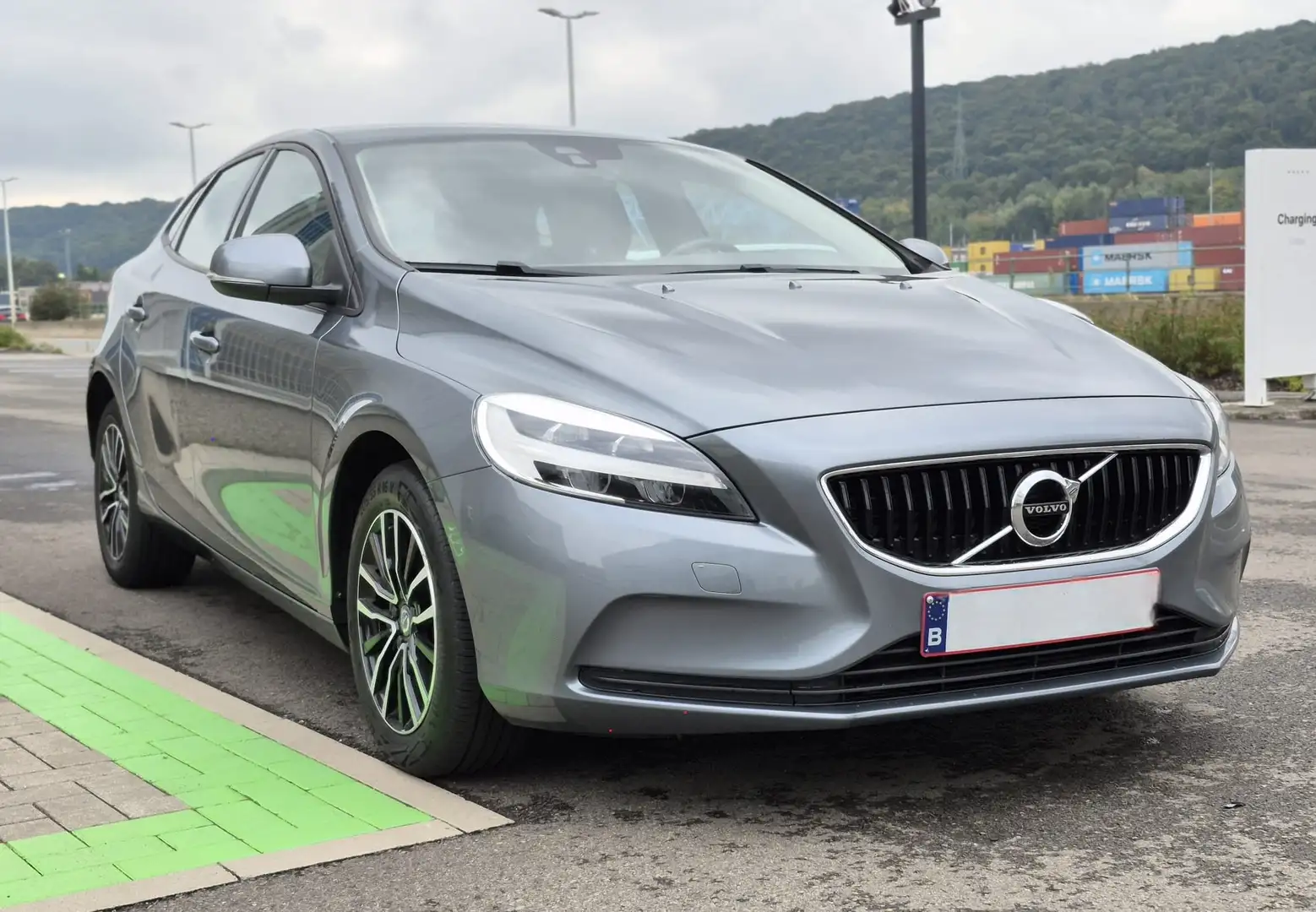 Volvo V40 V40 Momentum BLACK EDITION KIT ETE/HIVER! Gris - 1