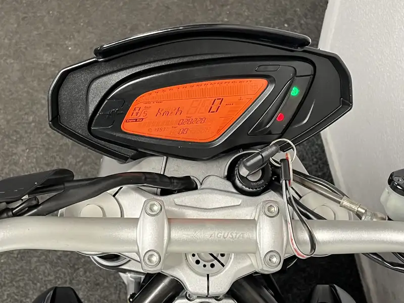 MV Agusta Brutale 675 - foto 2