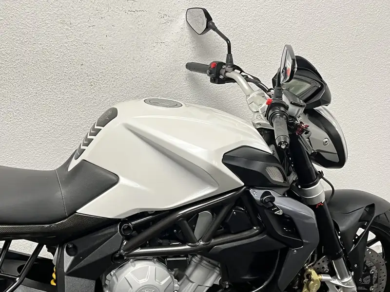 MV Agusta Brutale 675 - foto 8