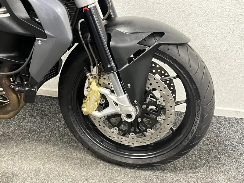 MV Agusta Brutale 675 - foto 5
