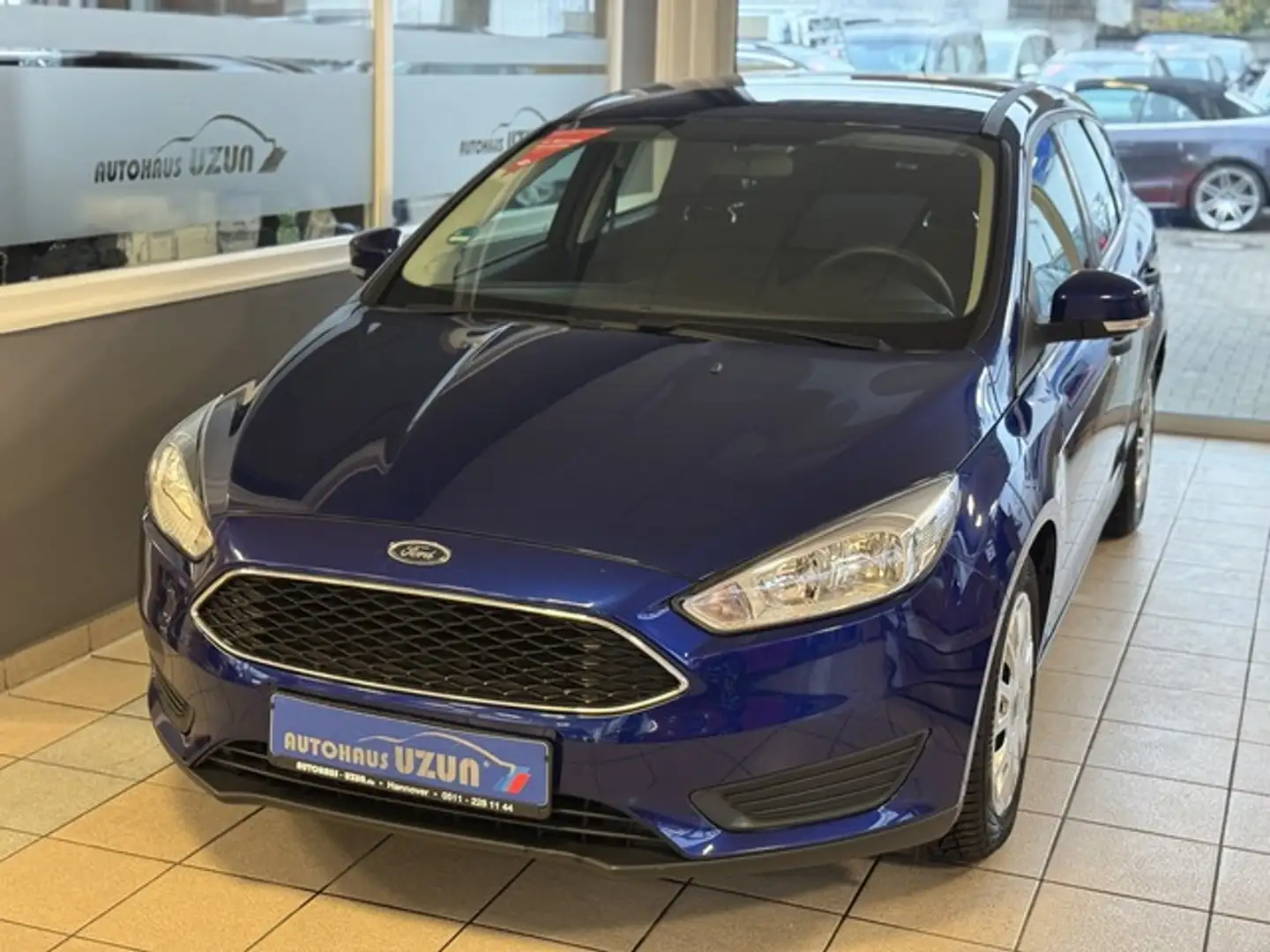 Ford Focus Turnier Trend Allwetterreifen Klima AHK Blau - 2
