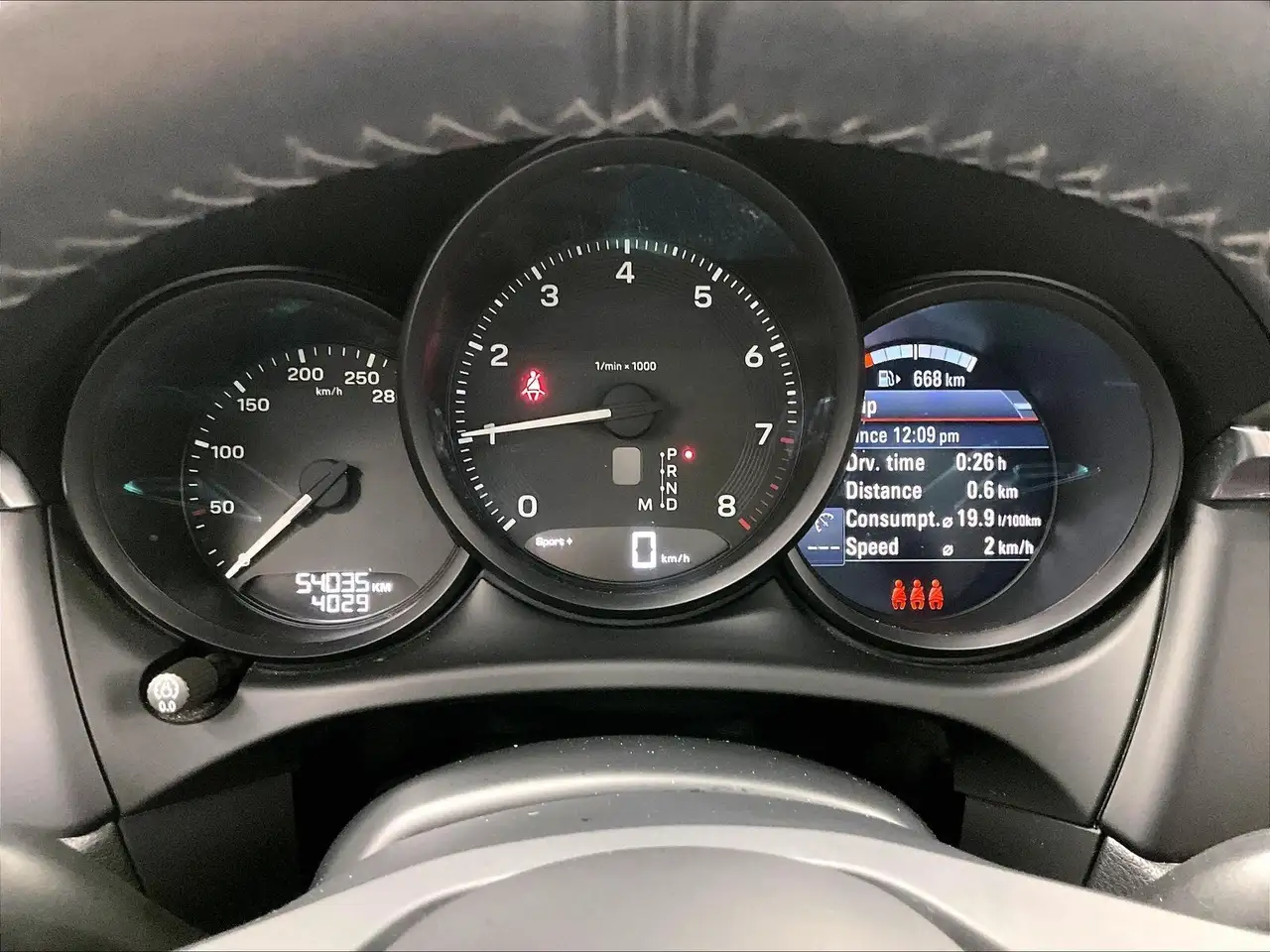 Porsche Macan снимка Porsche Macan