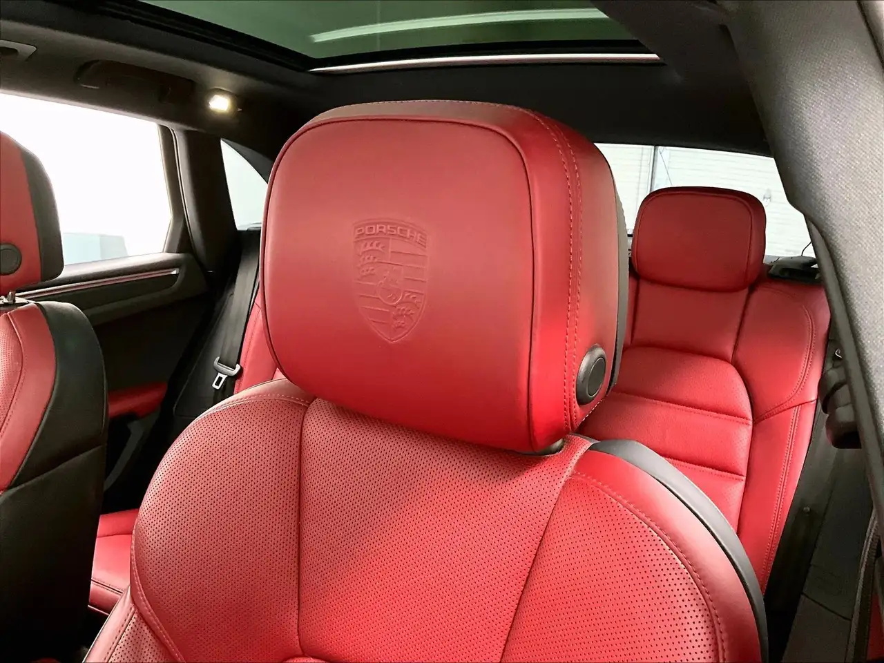 Porsche Macan снимка Porsche Macan
