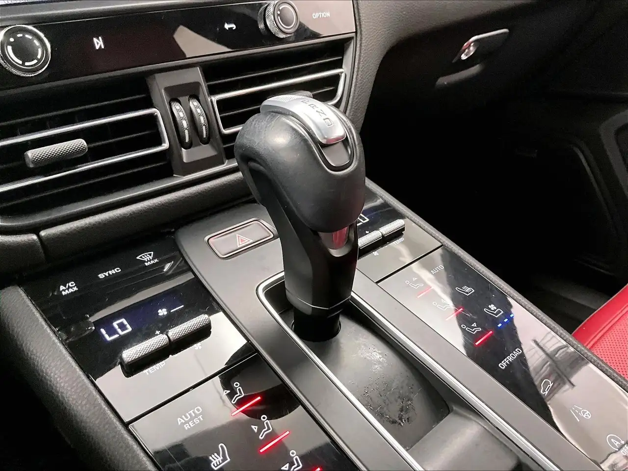 Porsche Macan снимка Porsche Macan