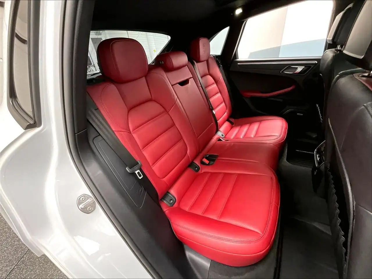 Porsche Macan снимка Porsche Macan