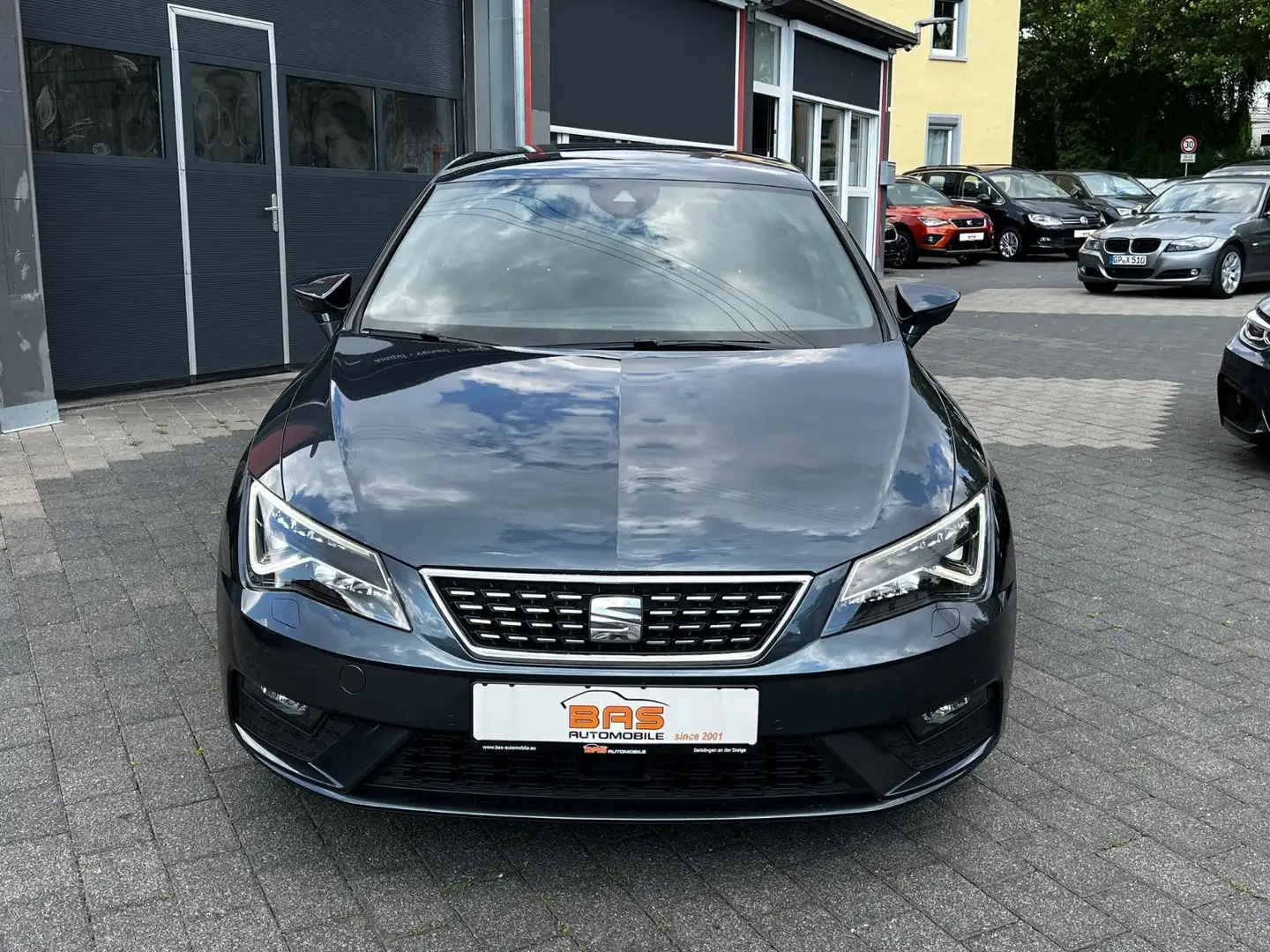 SEAT Leon Xcellence*DSG*NAVI*LED*ACC*CARPLAY* Grau - 2