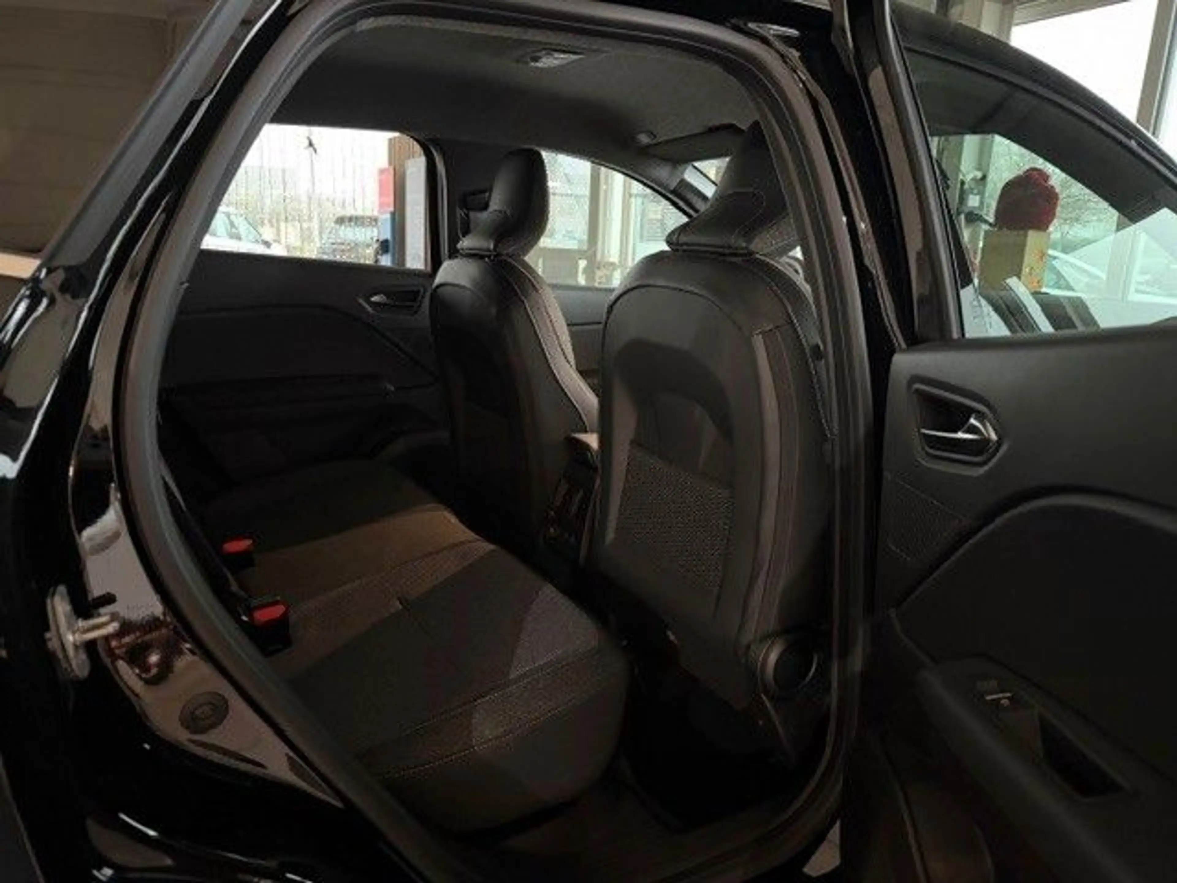 Mitsubishi Grandis 1.8 Hybrid Benziner Intro Edition — photo 10