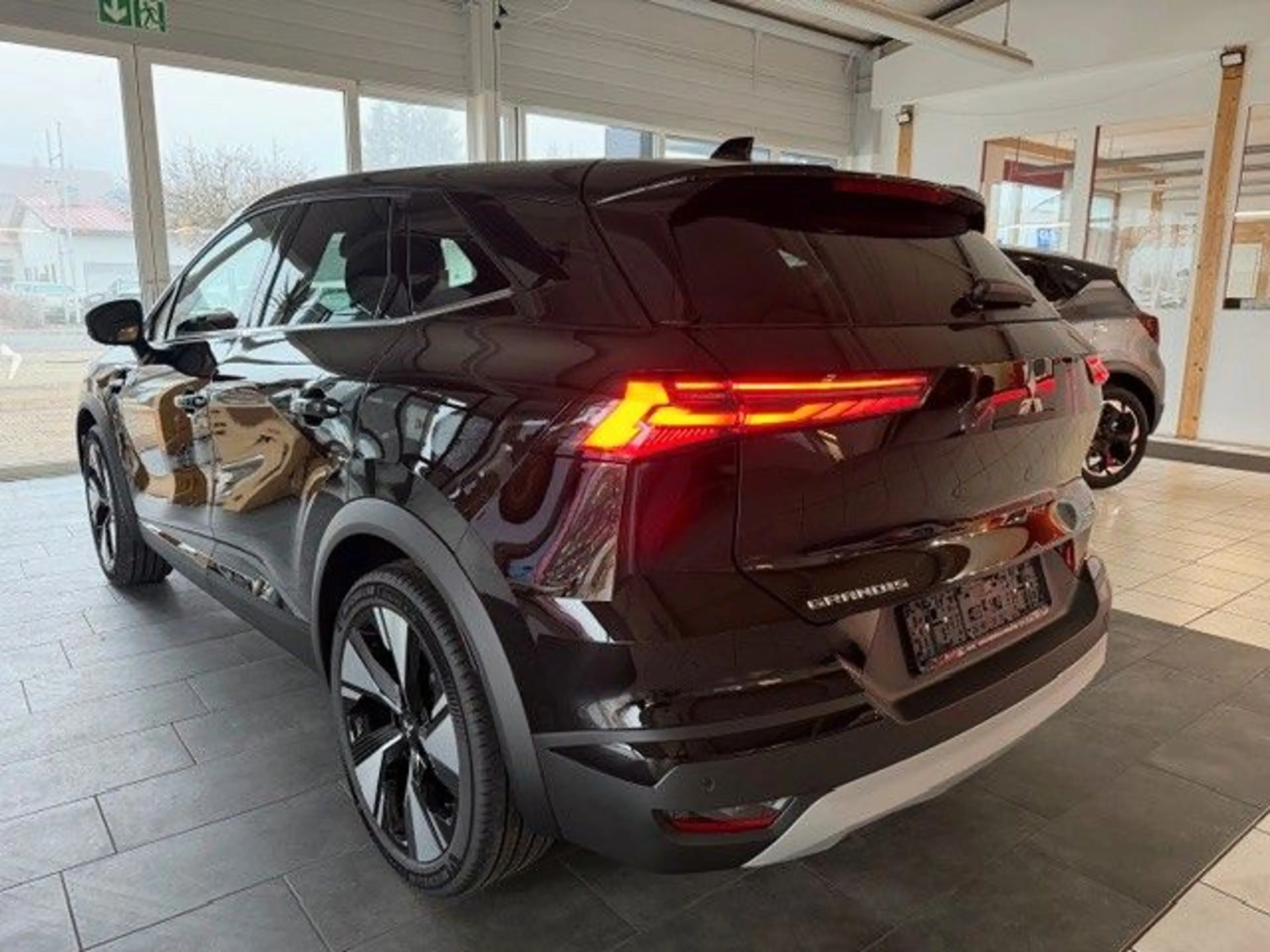 Mitsubishi Grandis 1.8 Hybrid Benziner Intro Edition — photo 5