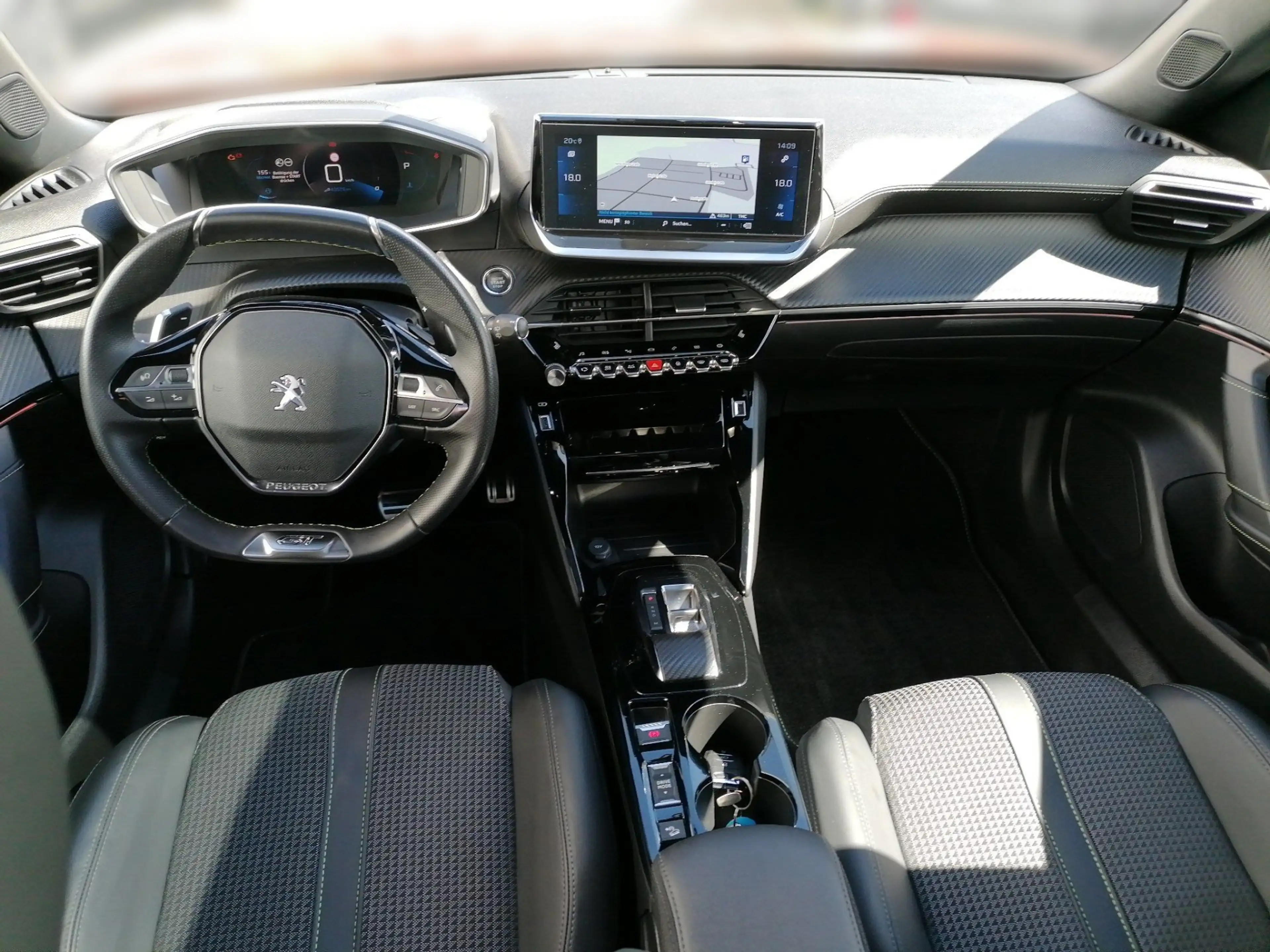 Peugeot 2008 1.2 PureTech 130 GT LED Navi PDC Schiebed. — photo 10