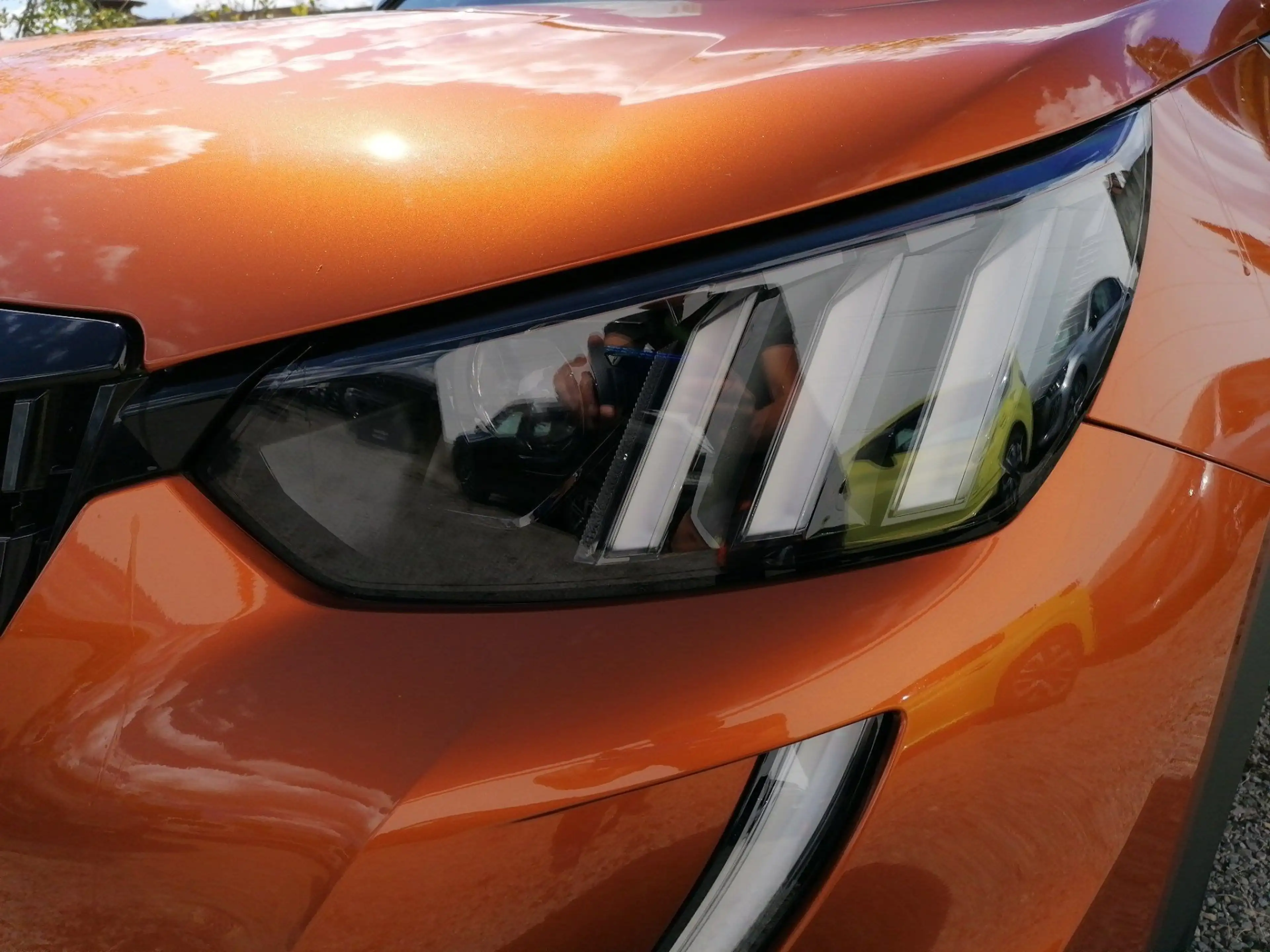 Peugeot 2008 1.2 PureTech 130 GT LED Navi PDC Schiebed. — photo 3