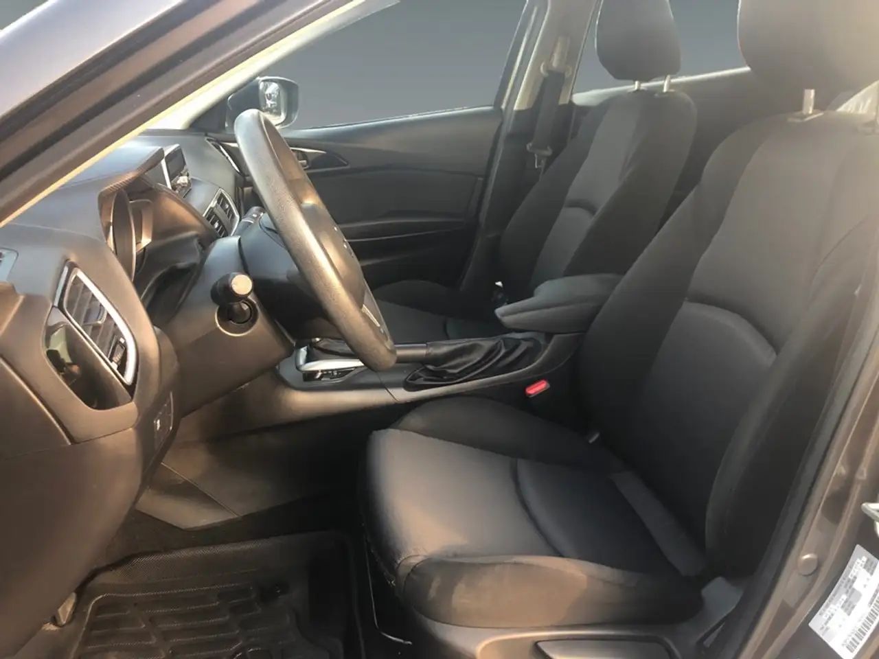 Mazda 3 снимка Mazda 3