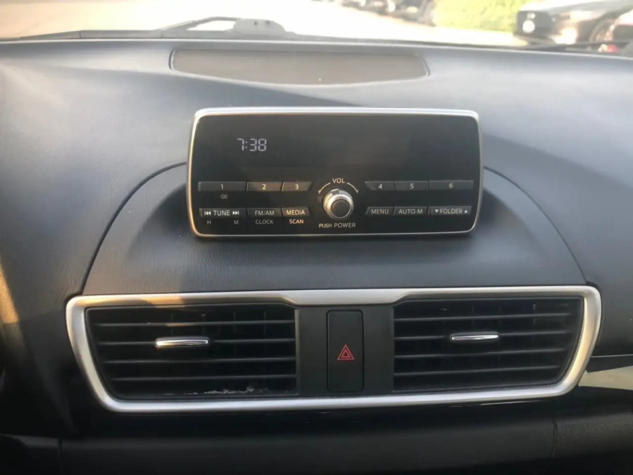 Mazda 3 снимка Mazda 3