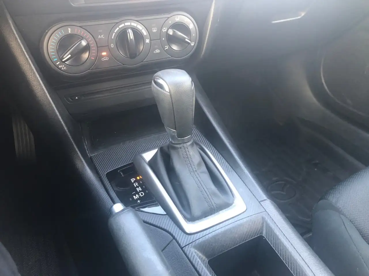 Mazda 3 снимка Mazda 3