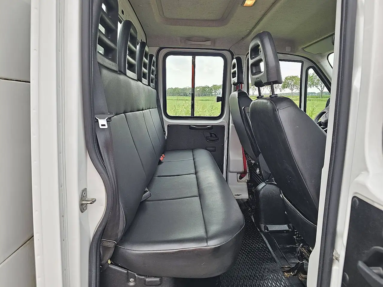 Iveco Daily 2022 — фото 11