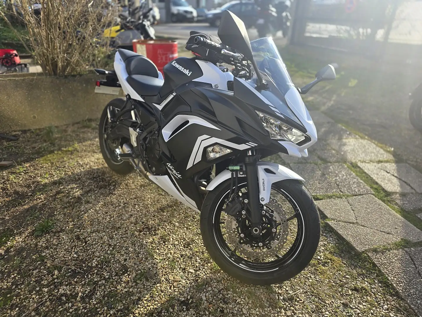 Kawasaki Z 650 Schwarz - 1
