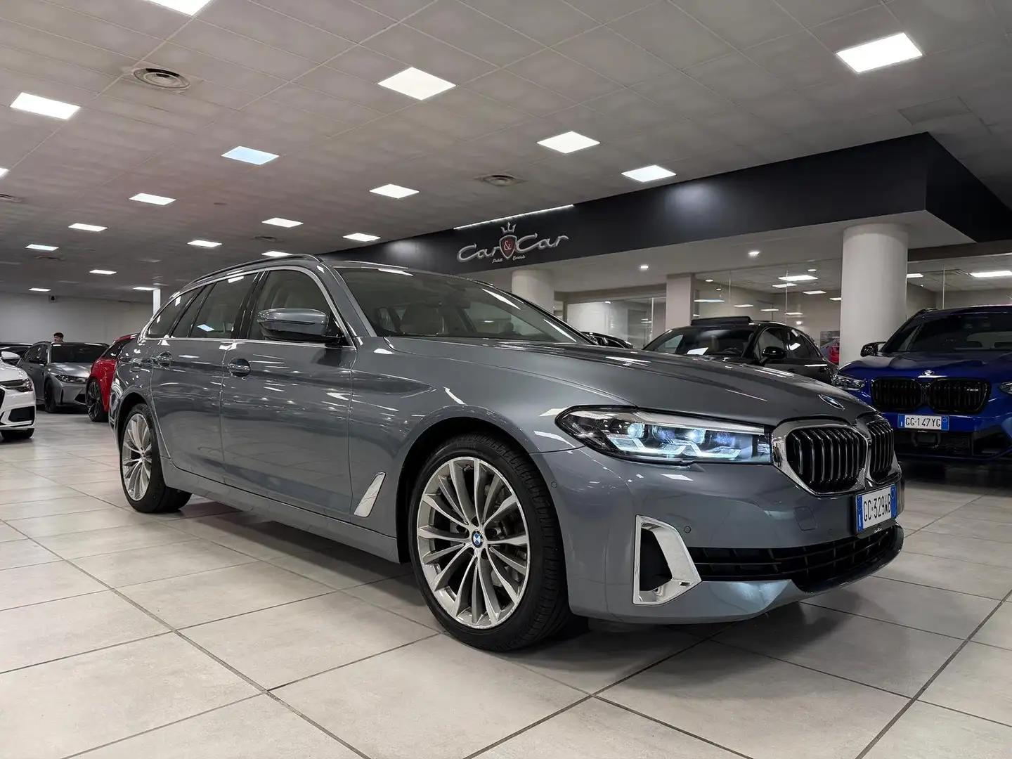 BMW 520 d Touring mhev 48V Luxury auto Grigio - 1