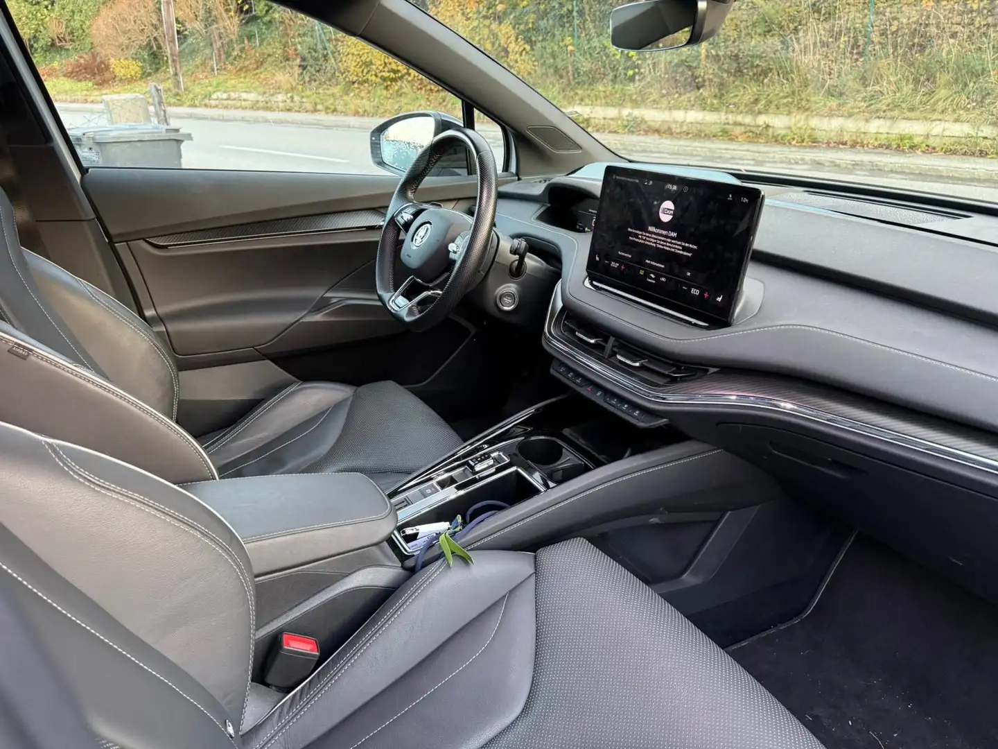 Skoda Enyaq ENYAQ COUPE RS SUITE*LEDER*APLLE*NAVI*VOLL*VRS* Weiß - 2