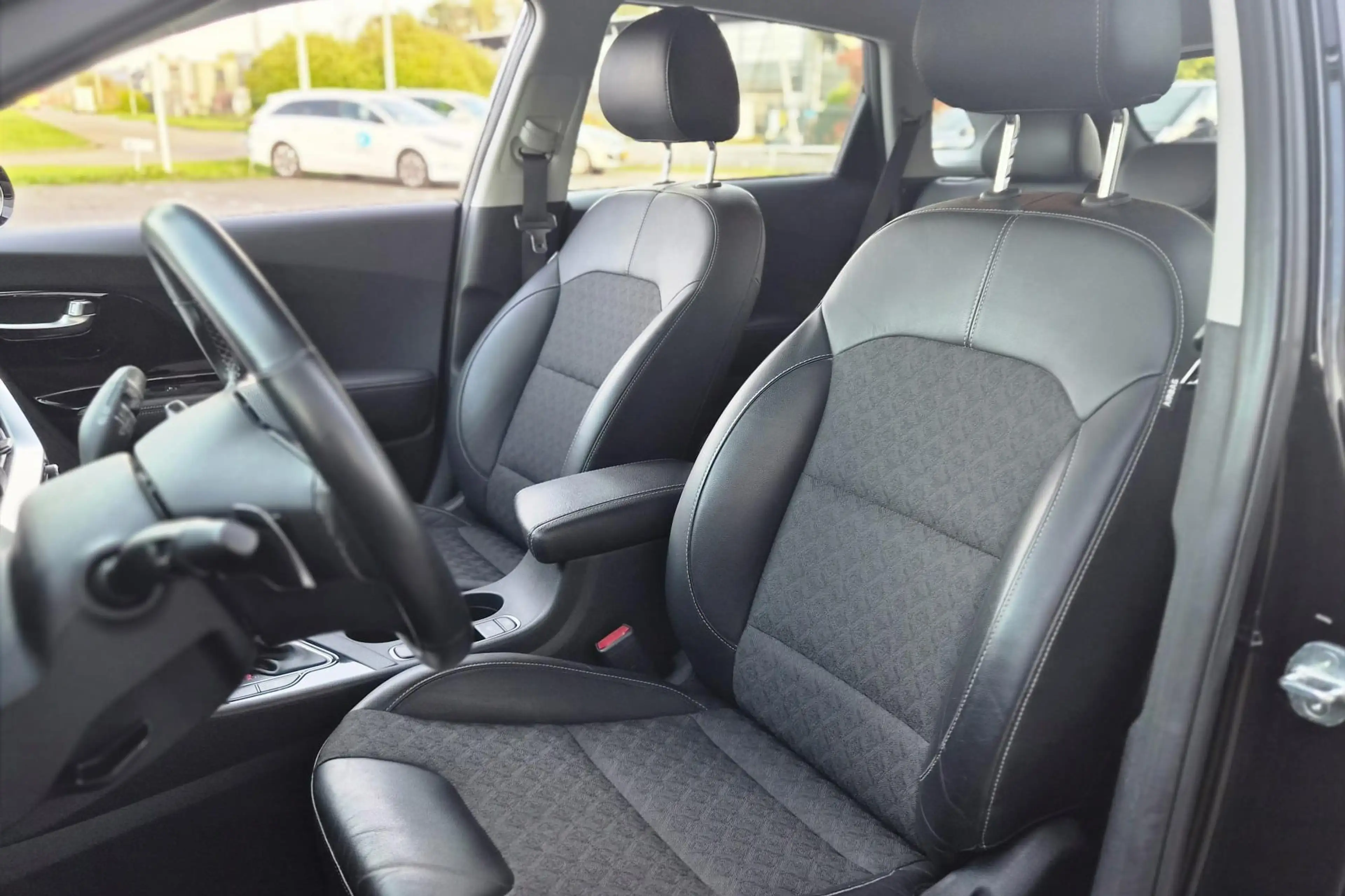 Kia Niro 1.6 GDi Hybrid DynamicLine — photo 14