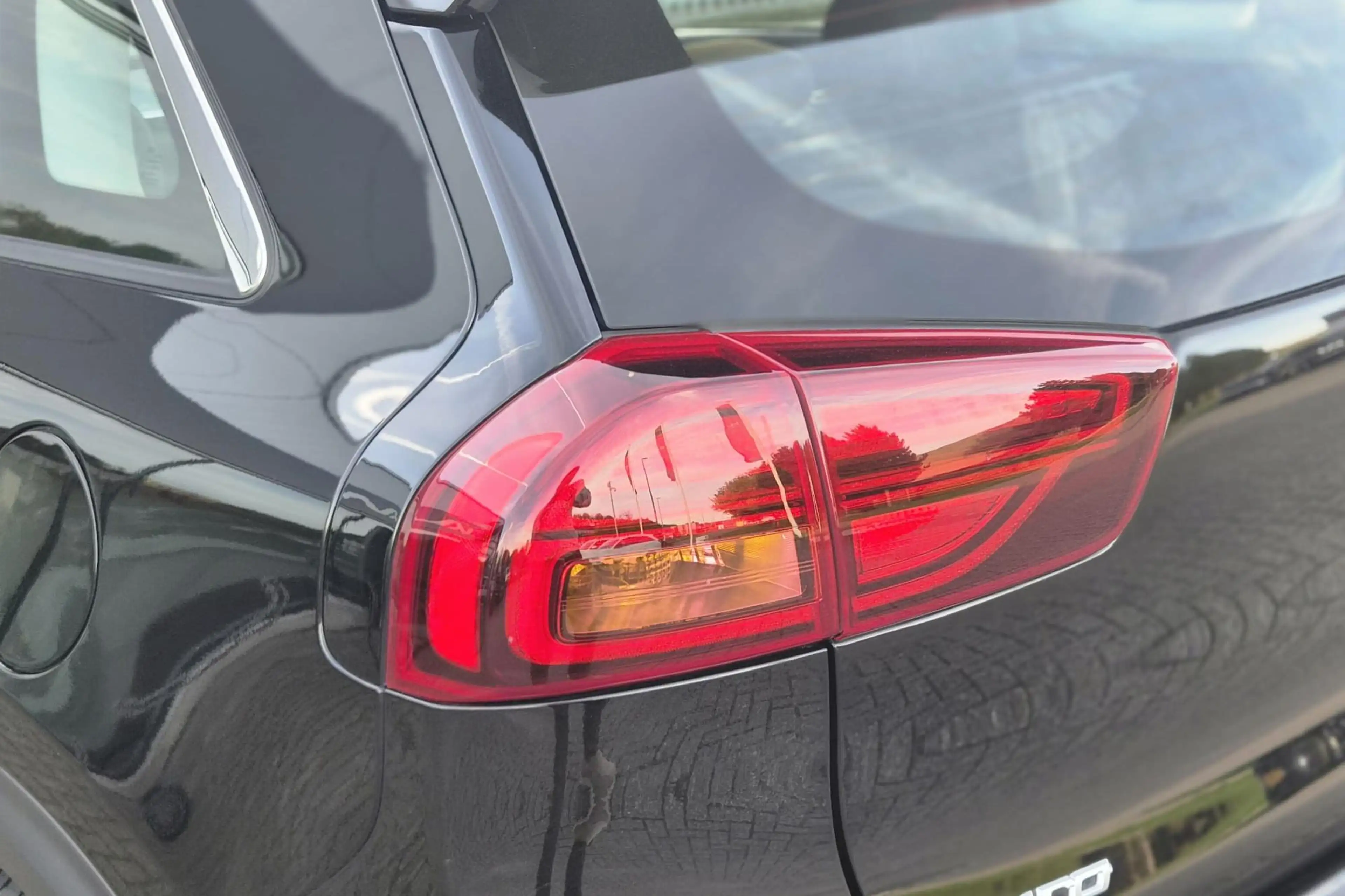Kia Niro 1.6 GDi Hybrid DynamicLine — photo 8