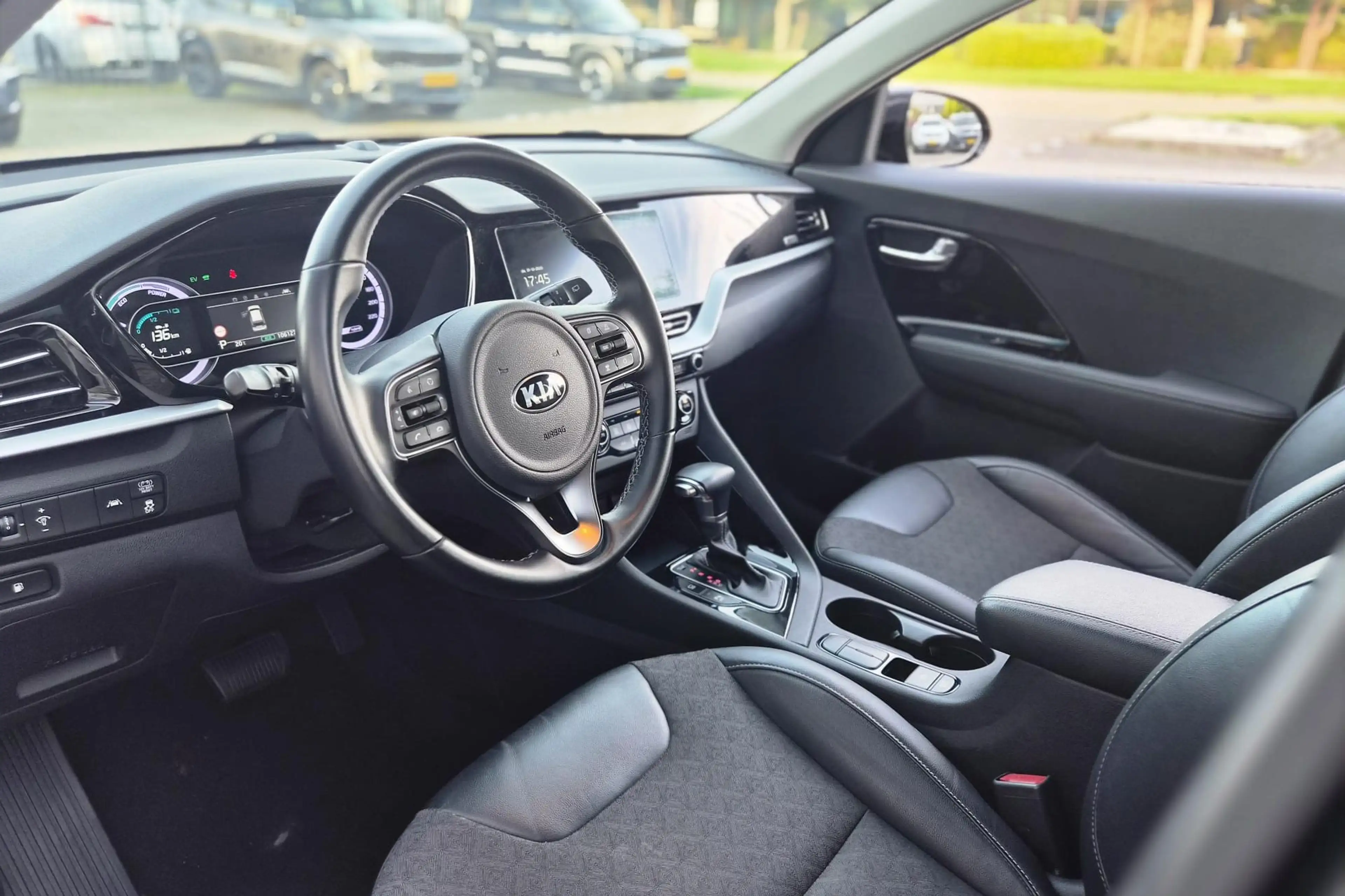 Kia Niro 1.6 GDi Hybrid DynamicLine — photo 13