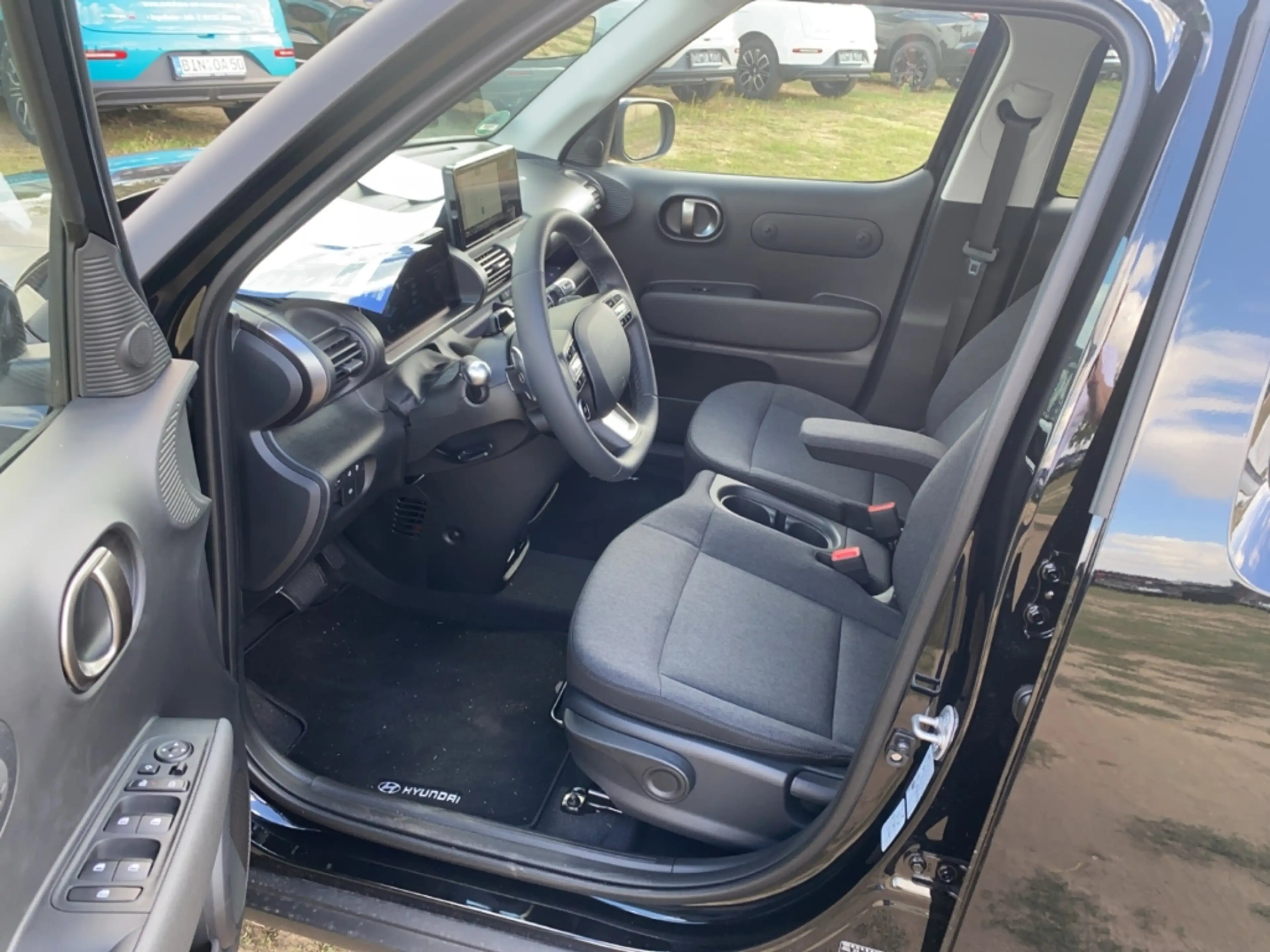 Hyundai Inster Prime Elektro 115 PS FWD V2L-Paket, Glas-Schiebeda — photo 11