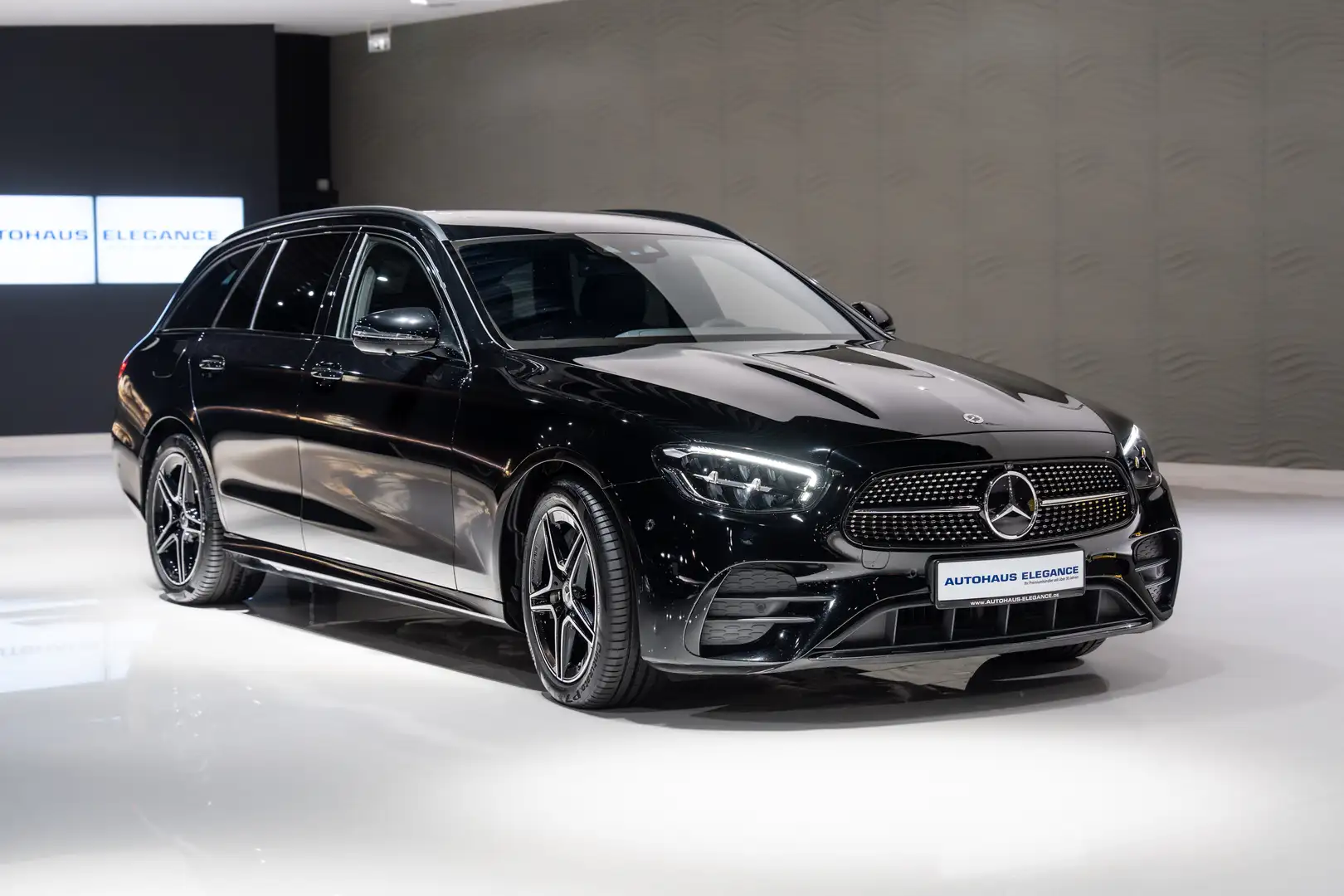 Mercedes-Benz E 400 d 4Matic*AMG-LINE*NIGHT*LUFT*360*1.HD*LED Schwarz - 2