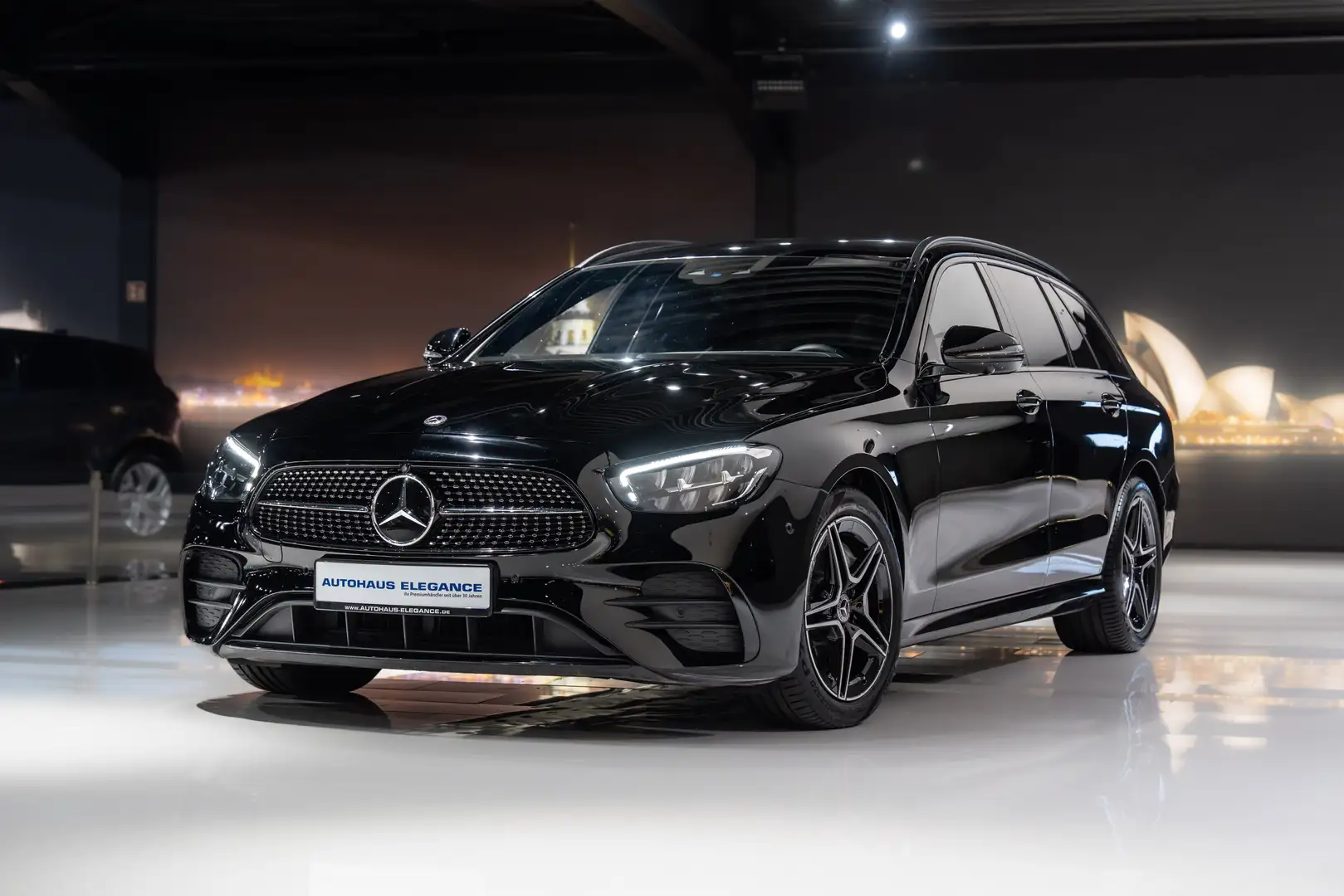 Mercedes-Benz E 400 d 4Matic*AMG-LINE*NIGHT*LUFT*360*1.HD*LED Schwarz - 1