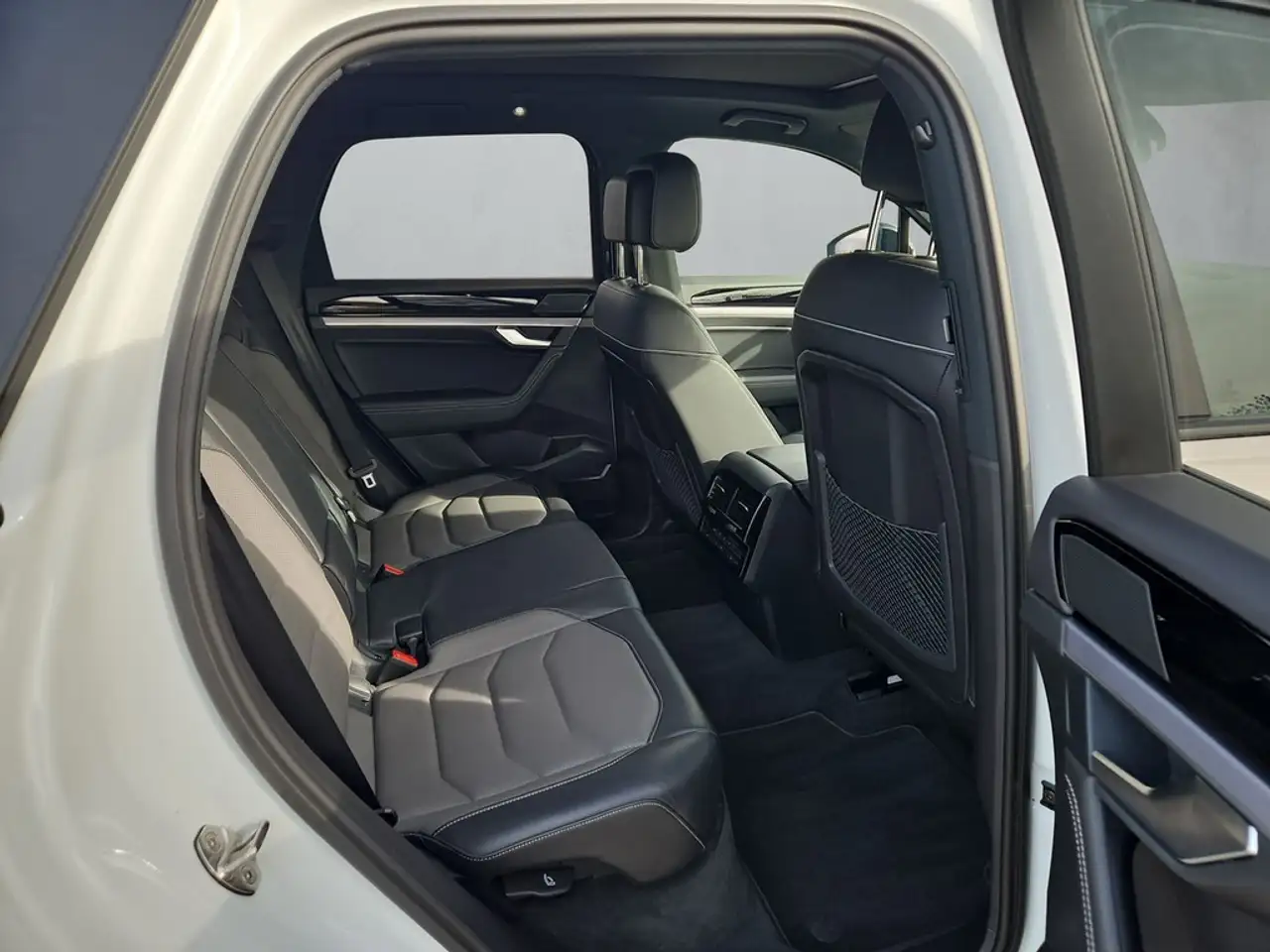 Volkswagen Touareg 3.0 TDI 4Motion DSG R-Line *Matrix*AHK* 13