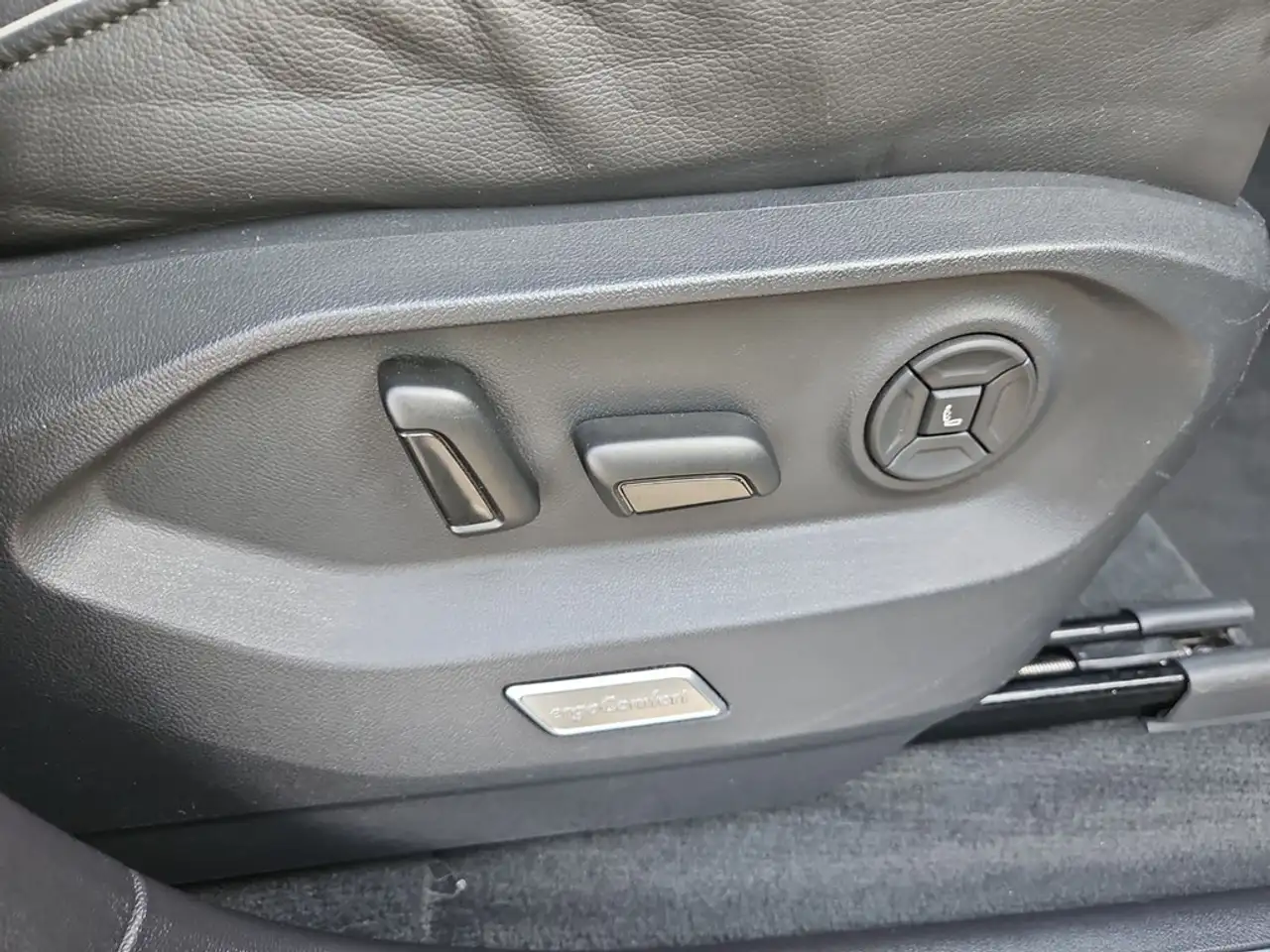 Volkswagen Touareg 3.0 TDI 4Motion DSG R-Line *Matrix*AHK* 19