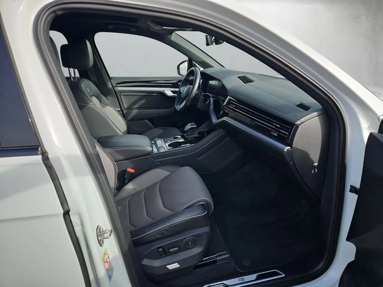 Volkswagen Touareg 3.0 TDI 4Motion DSG R-Line *Matrix*AHK* 14