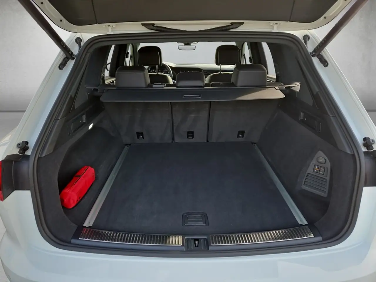 Volkswagen Touareg 3.0 TDI 4Motion DSG R-Line *Matrix*AHK* 5