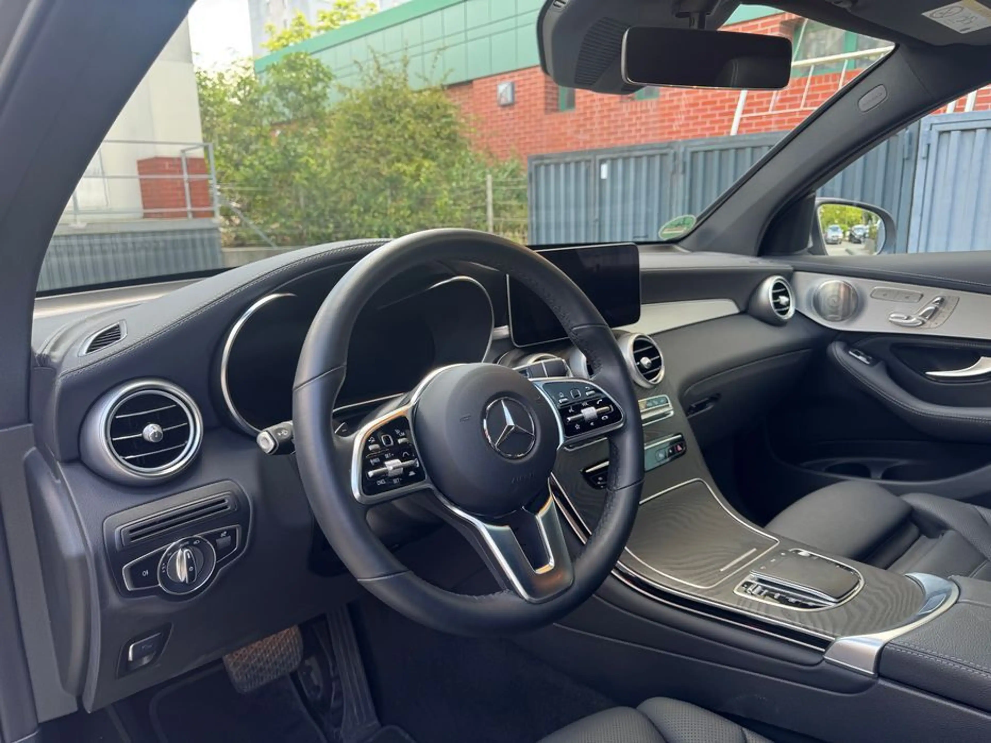 Mercedes-Benz GLC 400 d Coupe 4Matic Stdhz 360° Burmester — photo 8