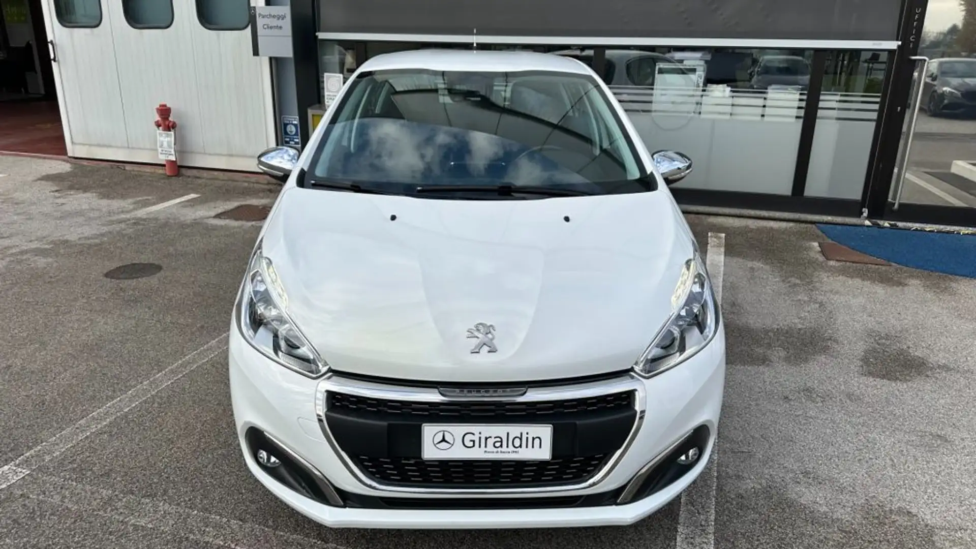 Peugeot 208 PureTech 82 5 porte Allure Weiß - 2