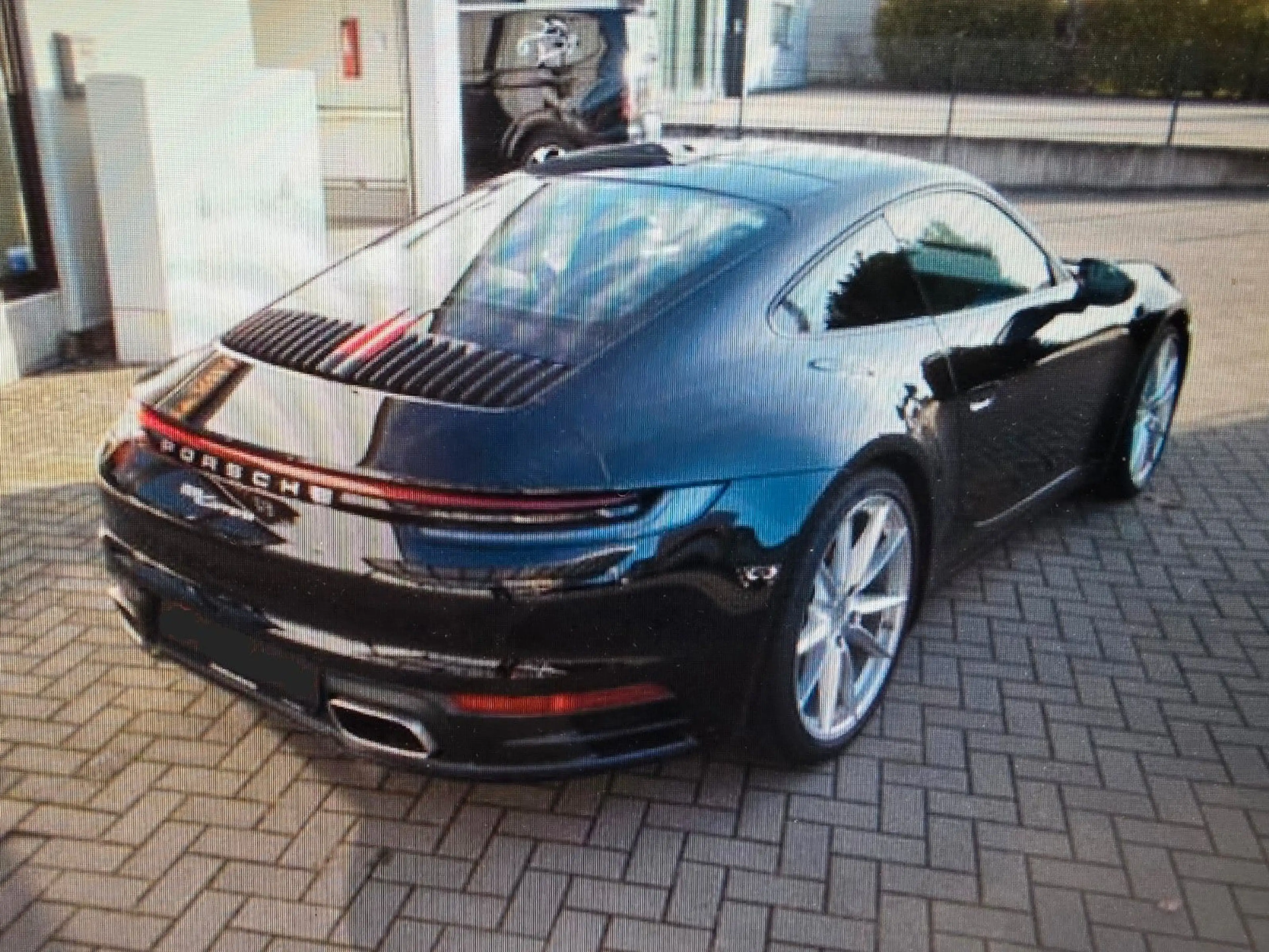 Porsche 992 Carrera Schwarz/Schwarz APPROVED — photo 4