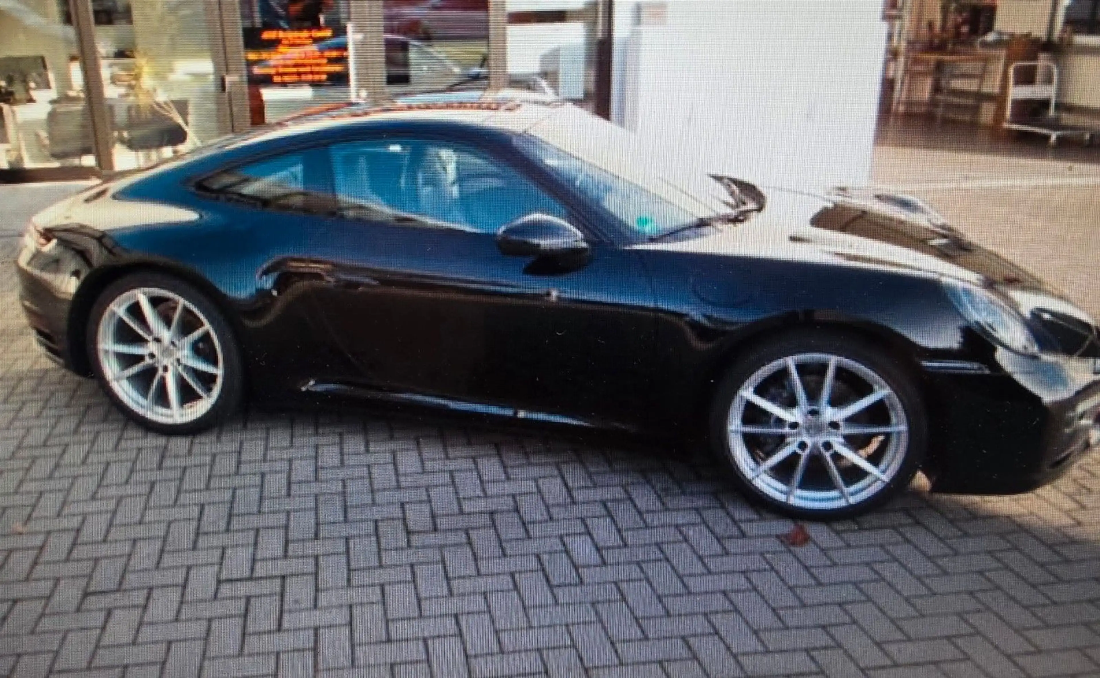 Porsche 992 Carrera Schwarz/Schwarz APPROVED — photo 3