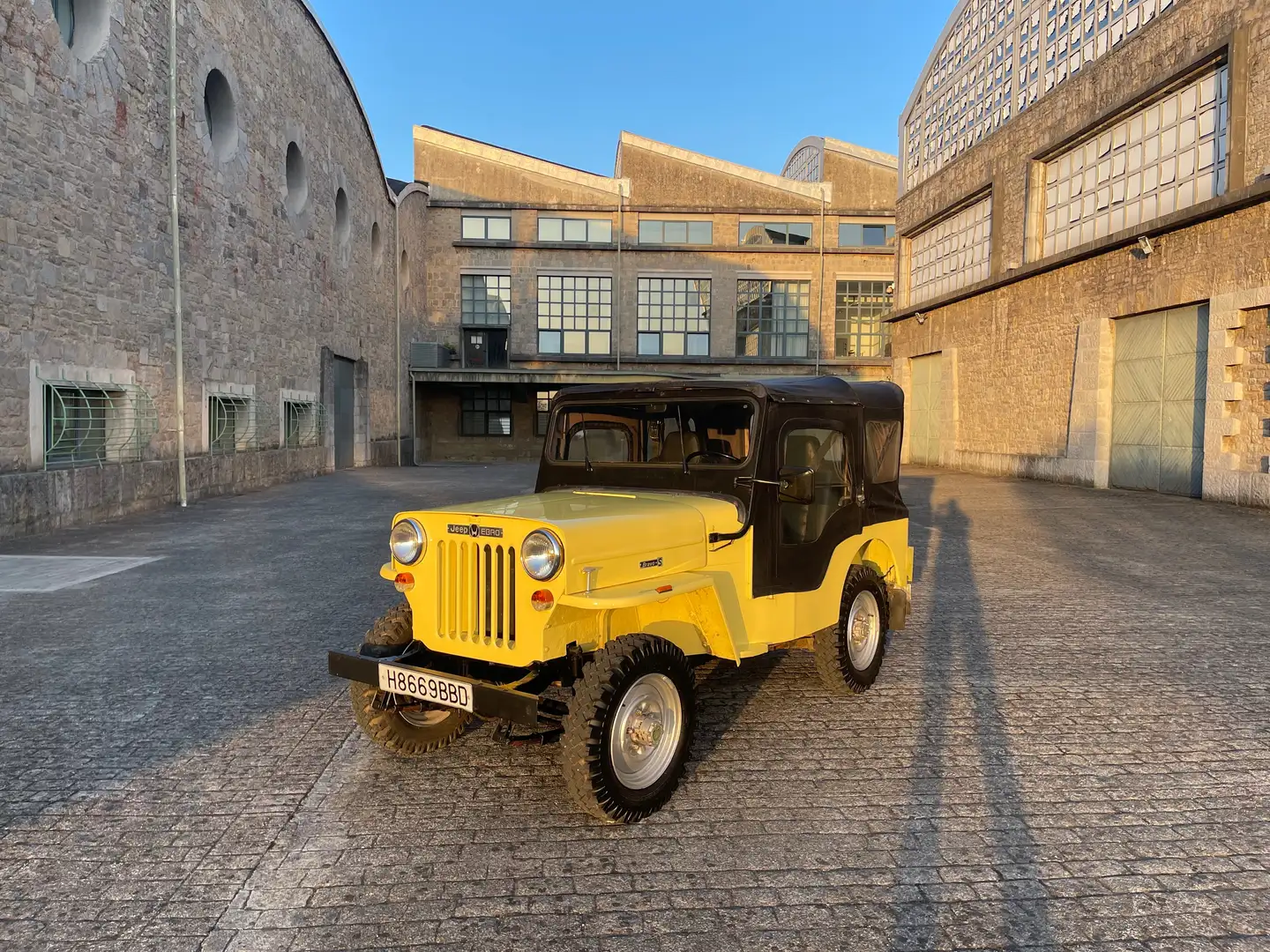 Jeep Willys Jeep Willlys CJ3B bravo viasa Ebro Amarillo - 1