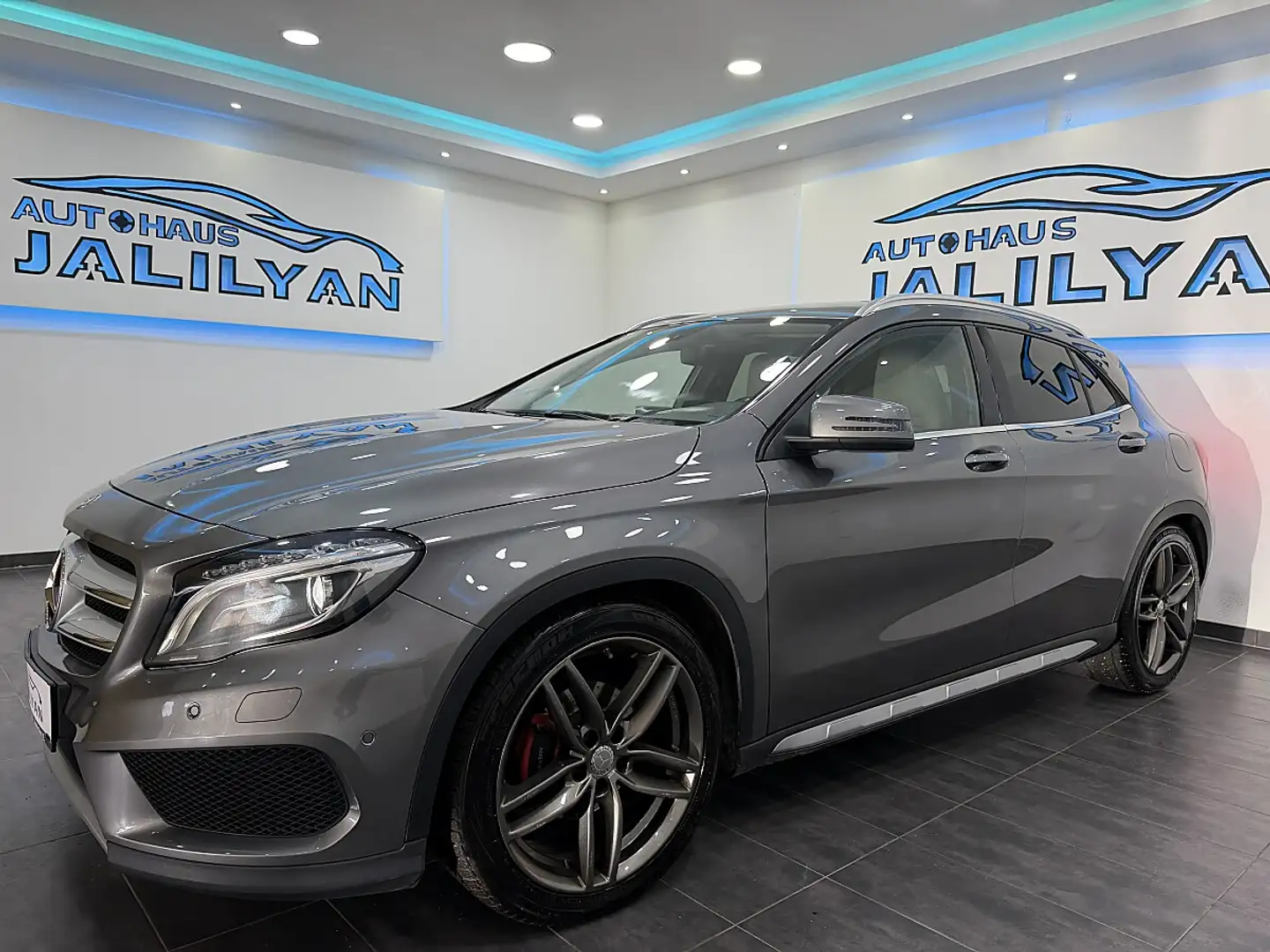 Mercedes-Benz GLA 200 d, AHK, NAVI,AMG-LINE, EXKLUSIVE-PAKET,TEMPOMAT... Grau - 2
