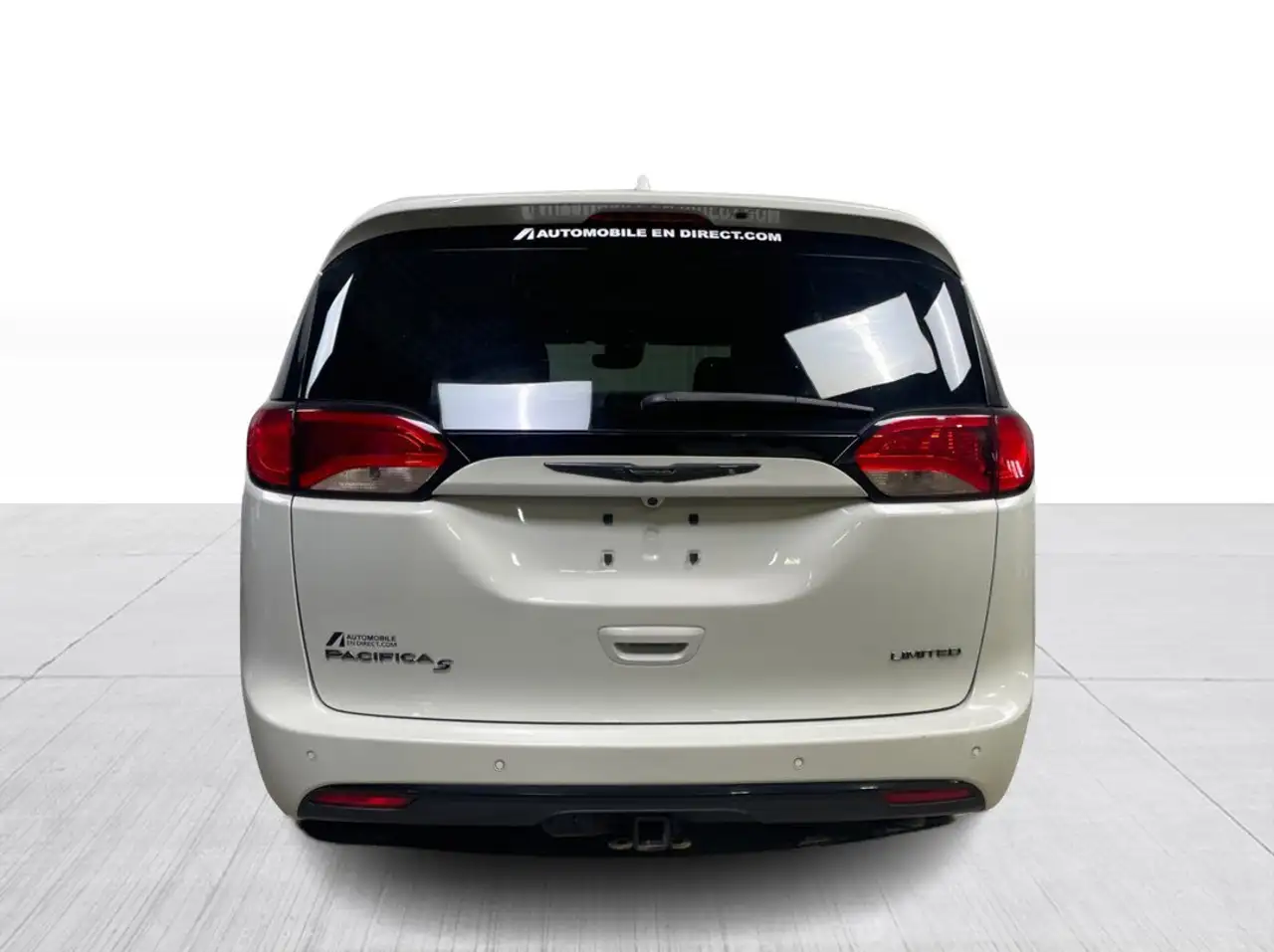 Chrysler Pacifica снимка Chrysler Pacifica