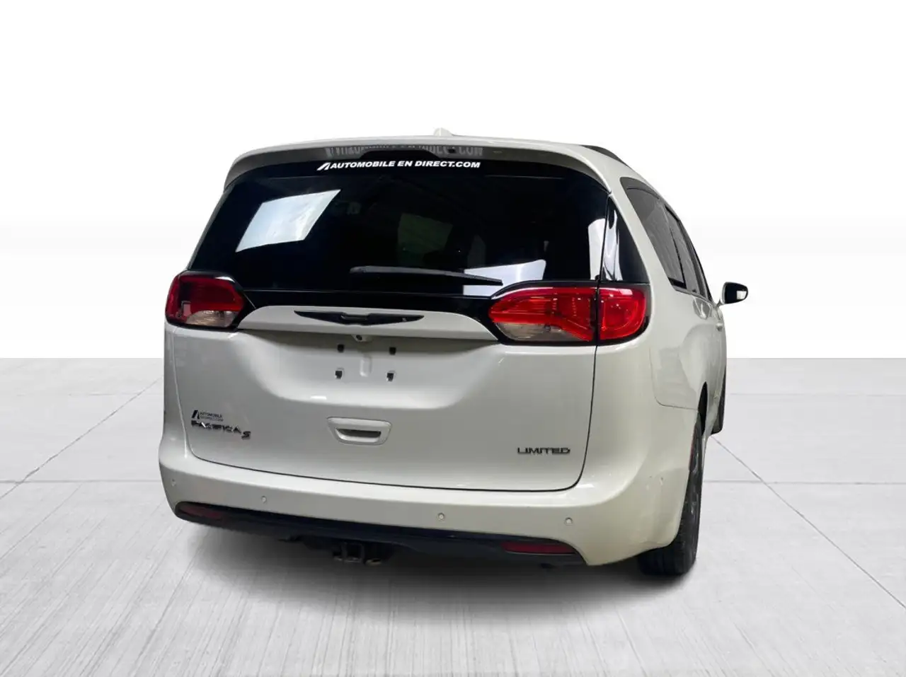 Chrysler Pacifica снимка Chrysler Pacifica