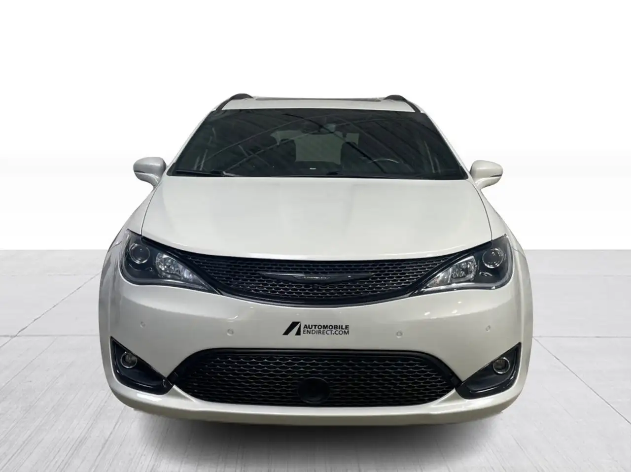 Chrysler Pacifica снимка Chrysler Pacifica
