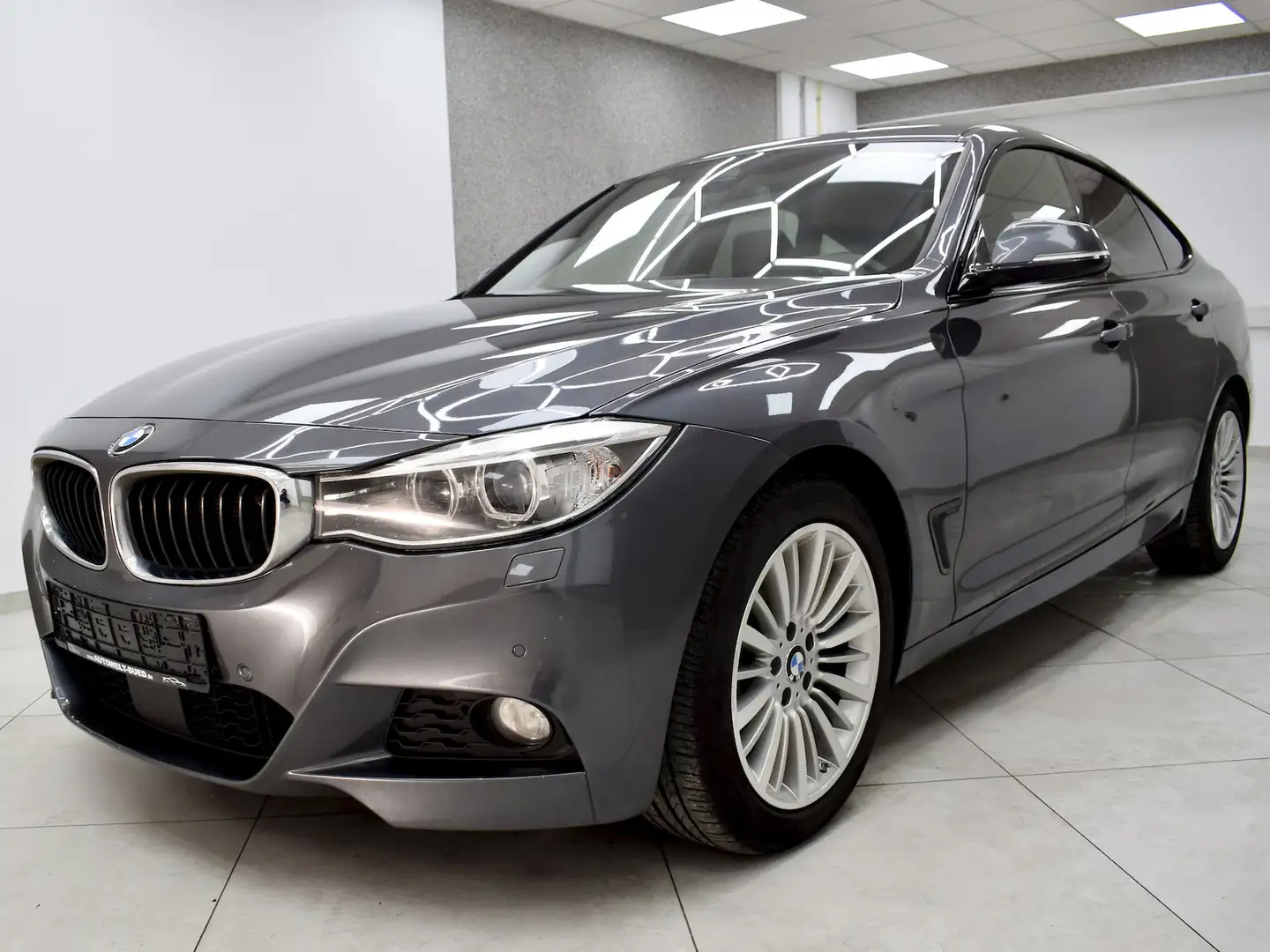 BMW 330 xDrive M Sportpaket Pano H&K HUD NaviProf Gris - 2