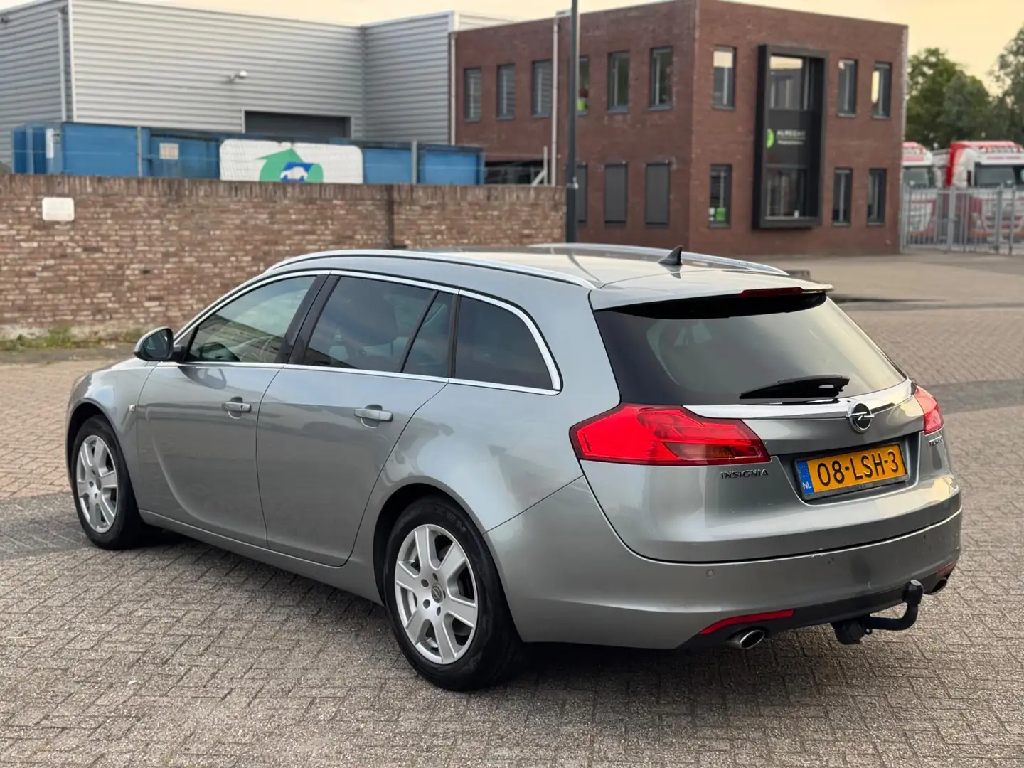 Opel Insignia Sports Tourer 1.6 T Edition Airco | Navi | Cruise Gris - 2