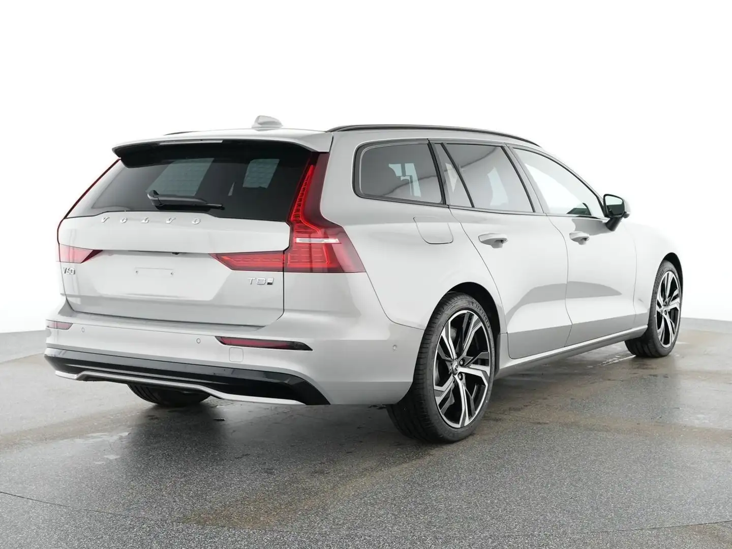 Volvo V60 T8 Ultra Dark Recharge Plug-In Hybrid AWD Silber - 2