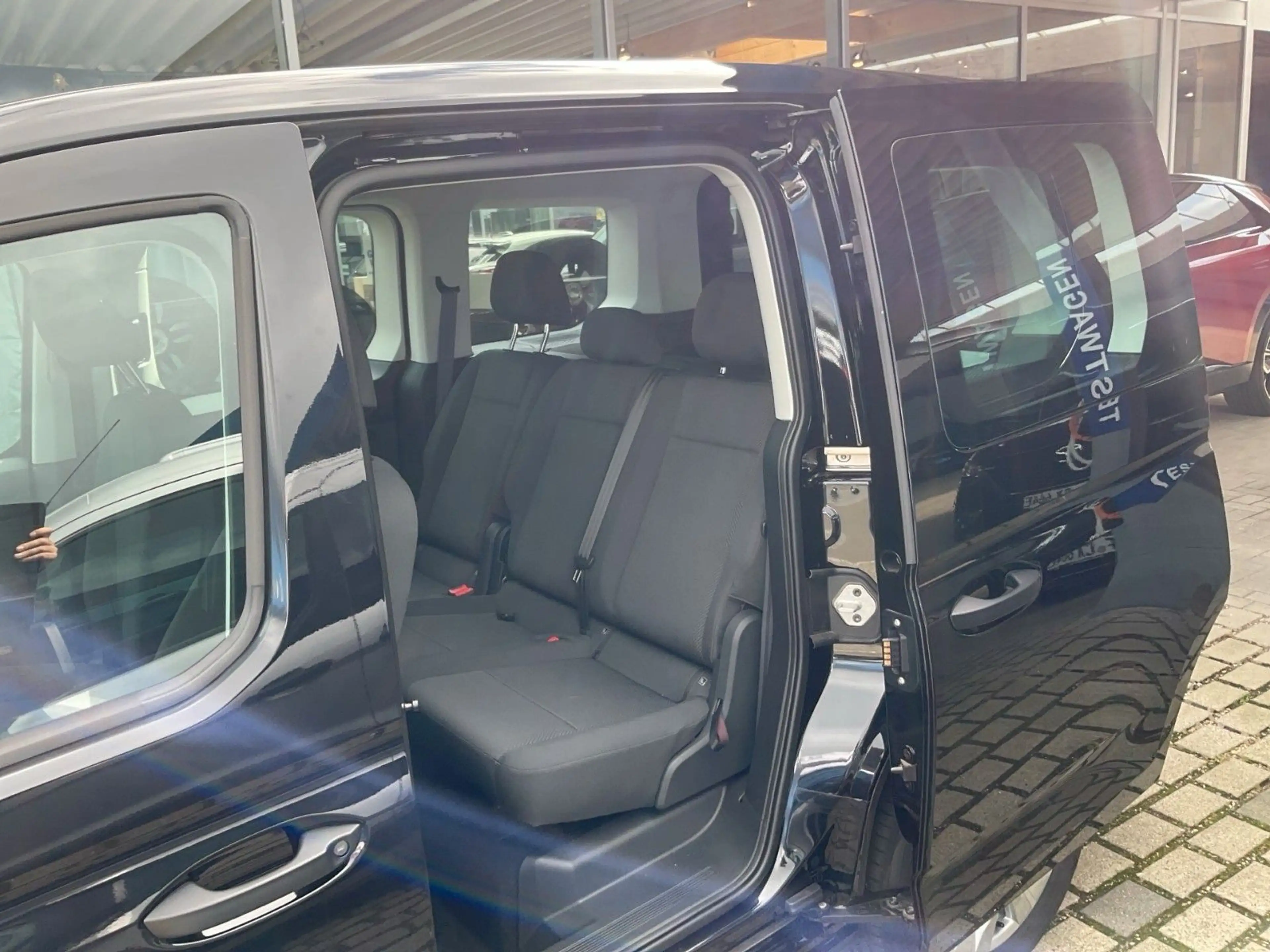 Ford Tourneo Connect PHEV — photo 15