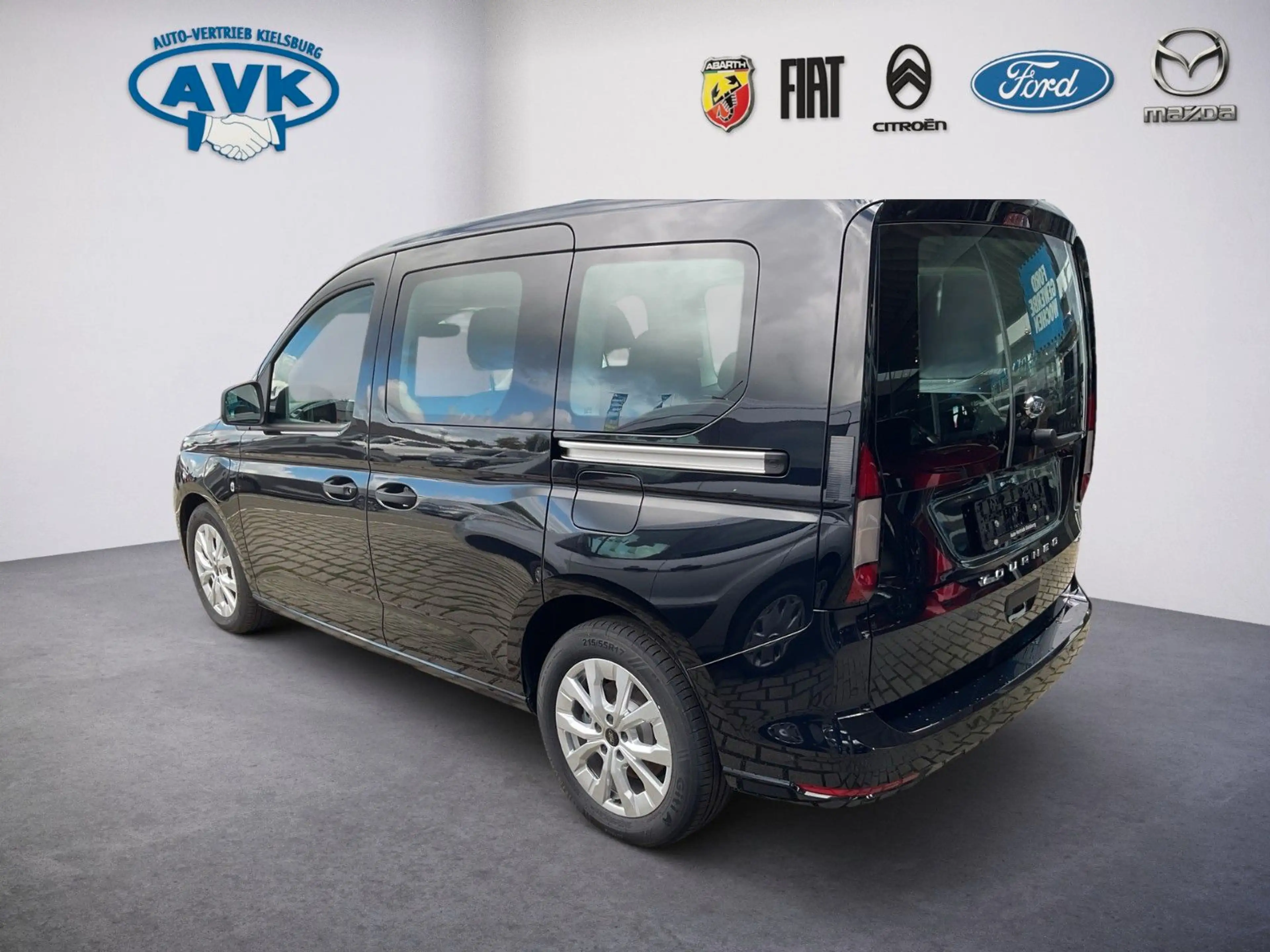 Ford Tourneo Connect PHEV — photo 4
