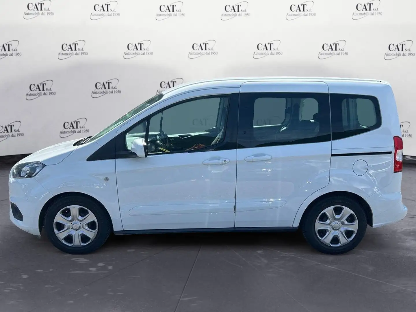 Ford Tourneo Courier 1.5 TDCI S&S Plus Bianco - 2
