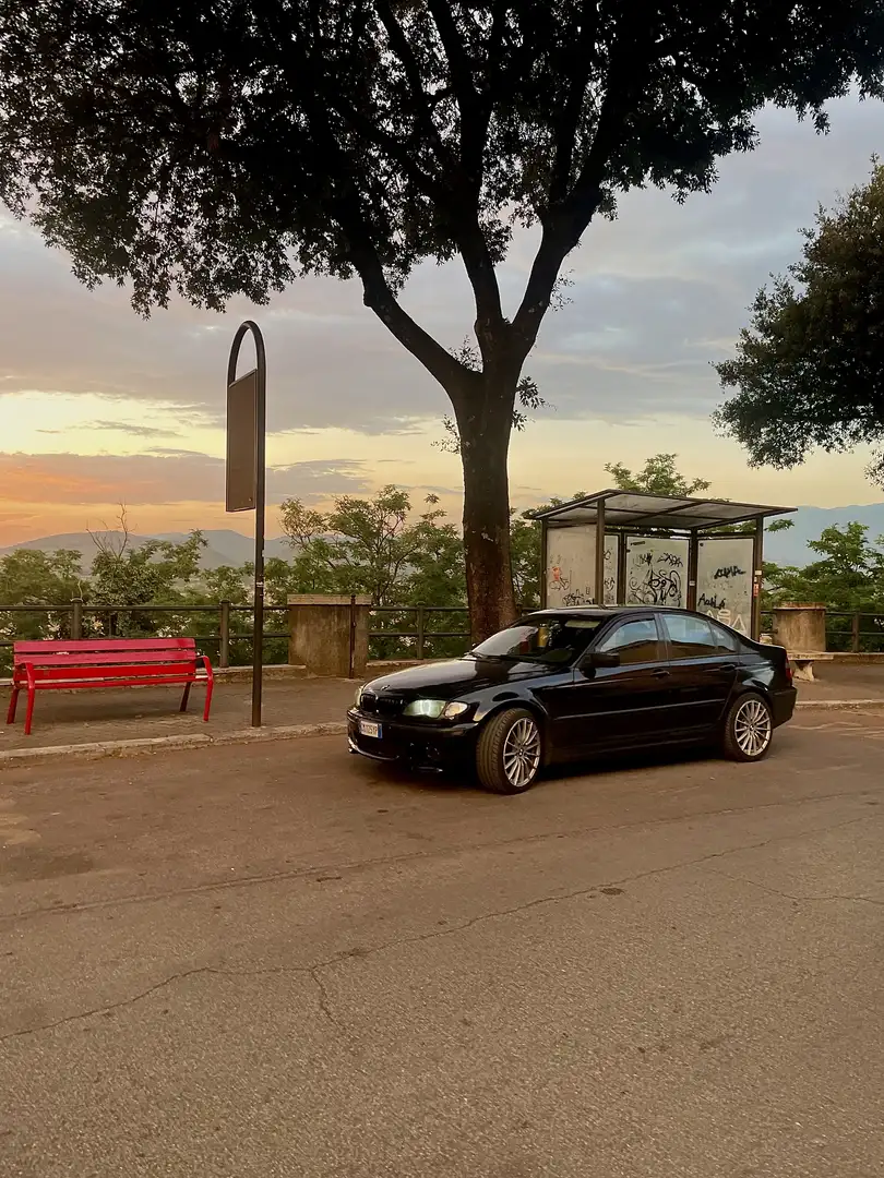 BMW 320 Eletta Nero - 2