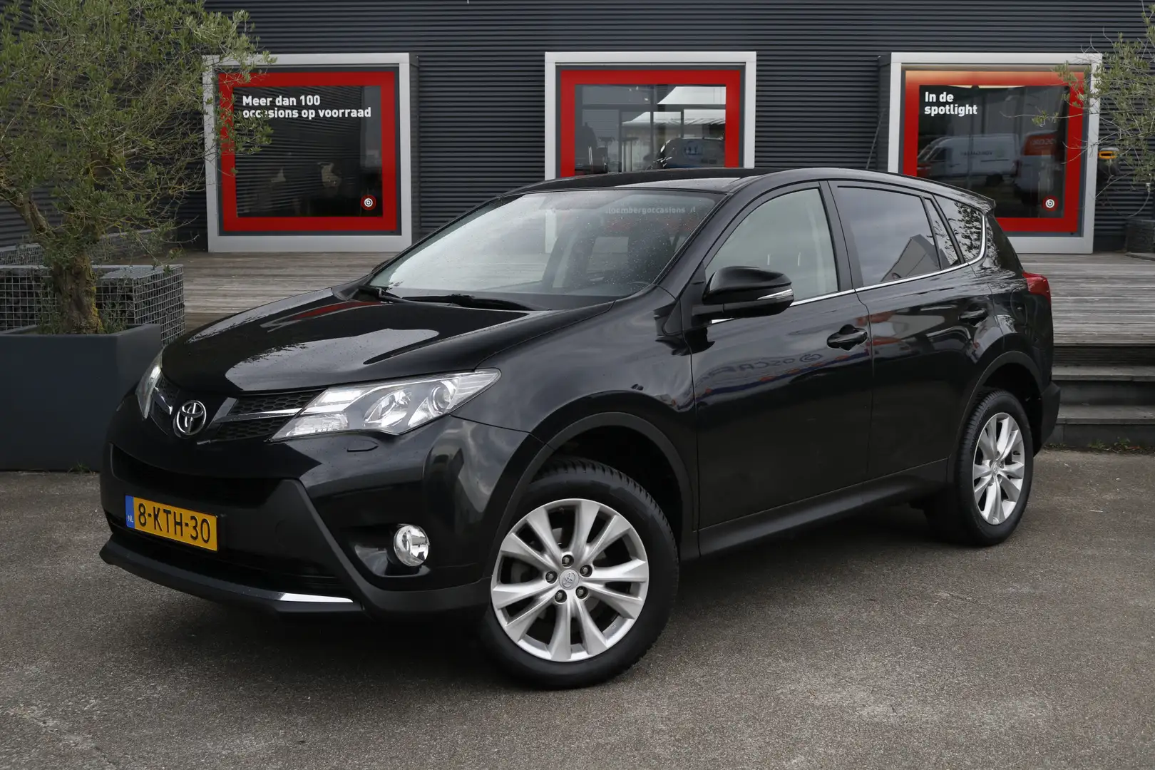 Toyota RAV 4 2.0 Executive Business 4WD | Trekhaak | Zwart - 1