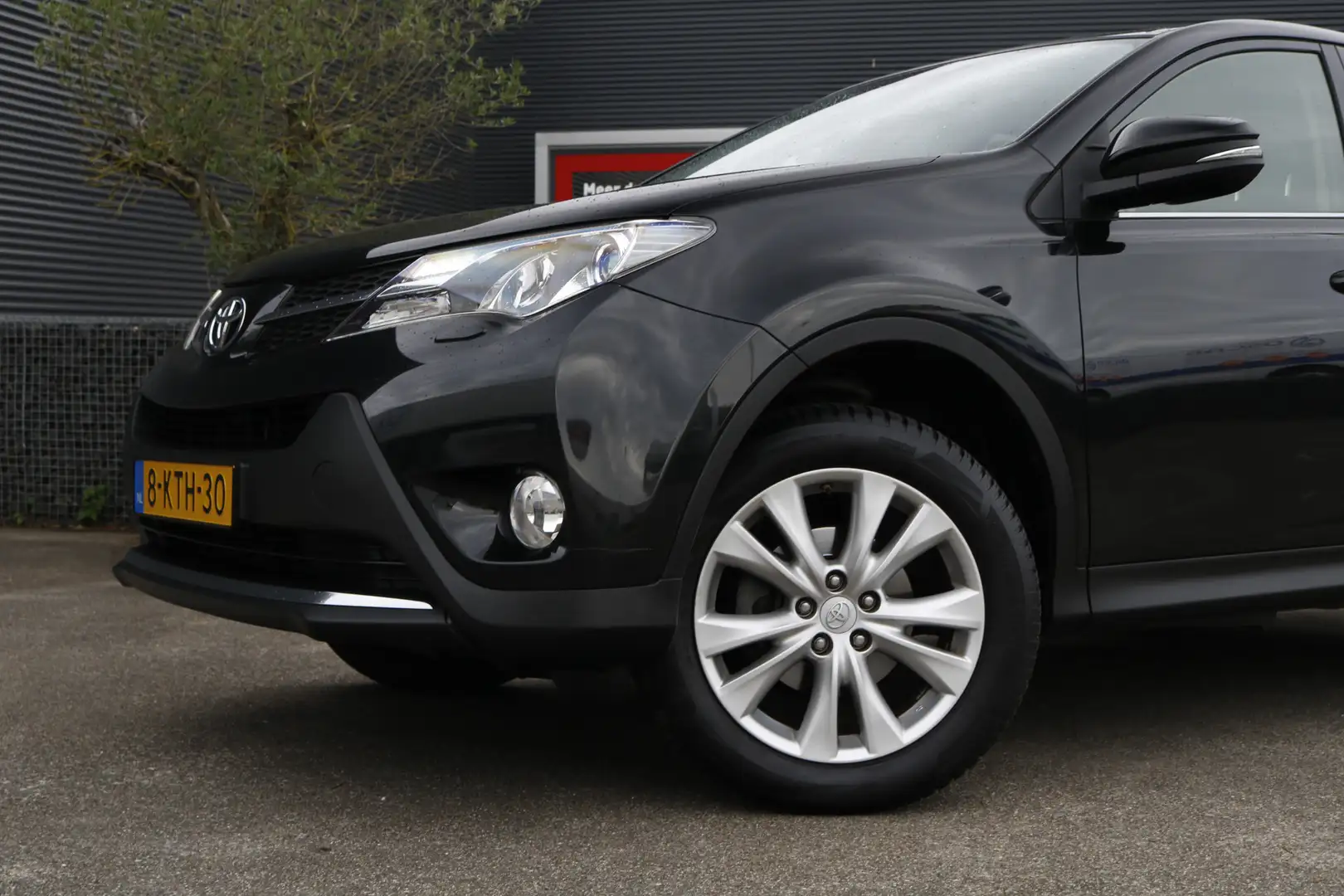 Toyota RAV 4 2.0 Executive Business 4WD | Trekhaak | Zwart - 2